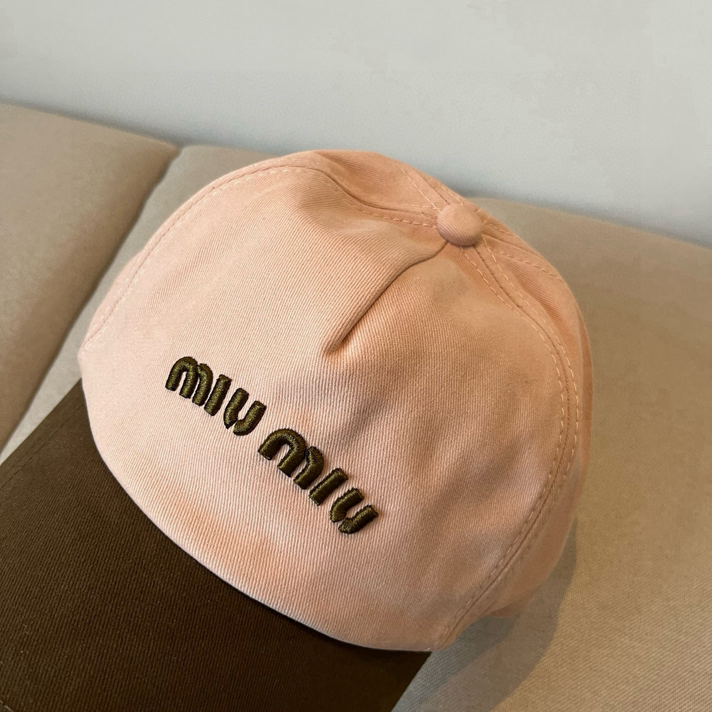  谬谬miumiu 原单春夏新款棒球帽，正品开模订制，原版做工细致质量超赞！