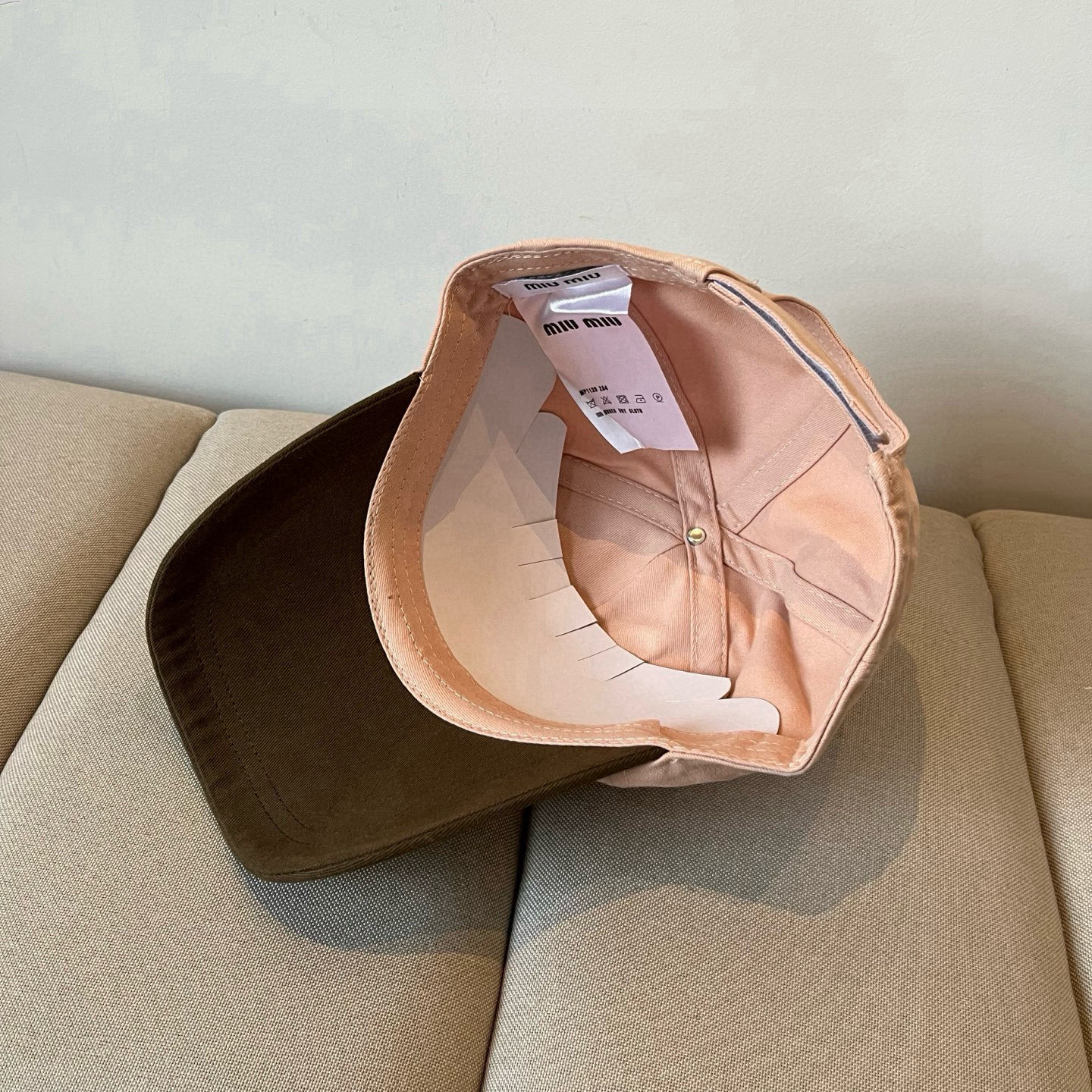  谬谬miumiu 原单春夏新款棒球帽，正品开模订制，原版做工细致质量超赞！