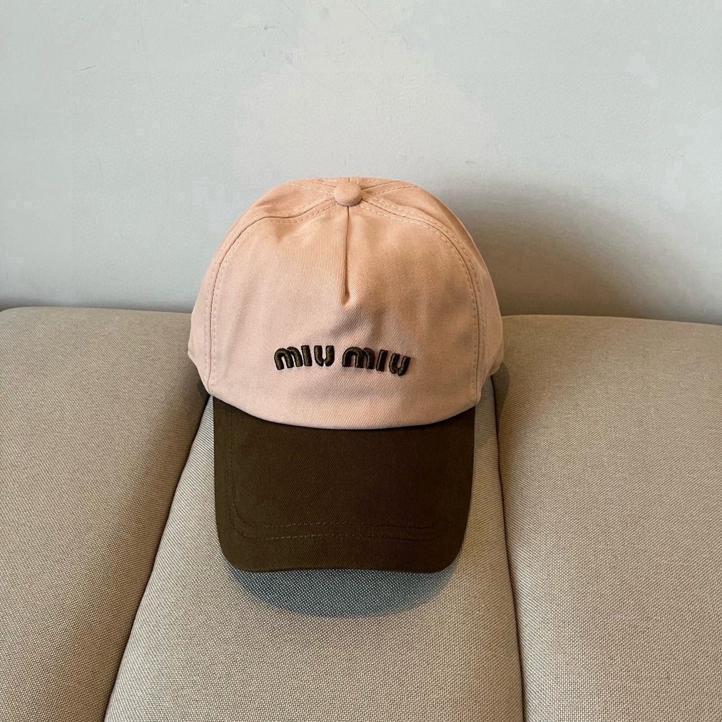  谬谬miumiu 原单春夏新款棒球帽，正品开模订制，原版做工细致质量超赞！