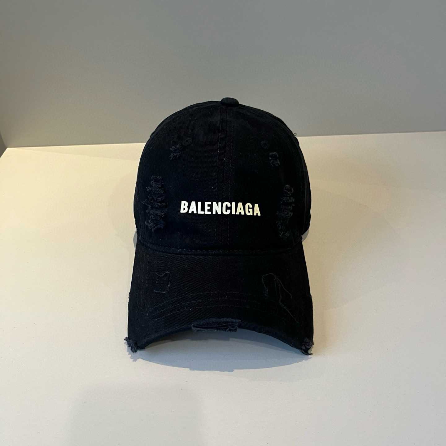  BALENCIAGA巴黎世家新款logo棒球帽，很酷的色系，男女佩戴都有不同style，第一批抢先出货
