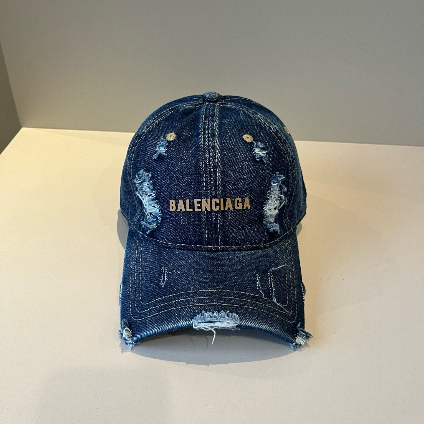  BALENCIAGA巴黎世家新款logo棒球帽，很酷的色系，男女佩戴都有不同style，第一批抢先出货