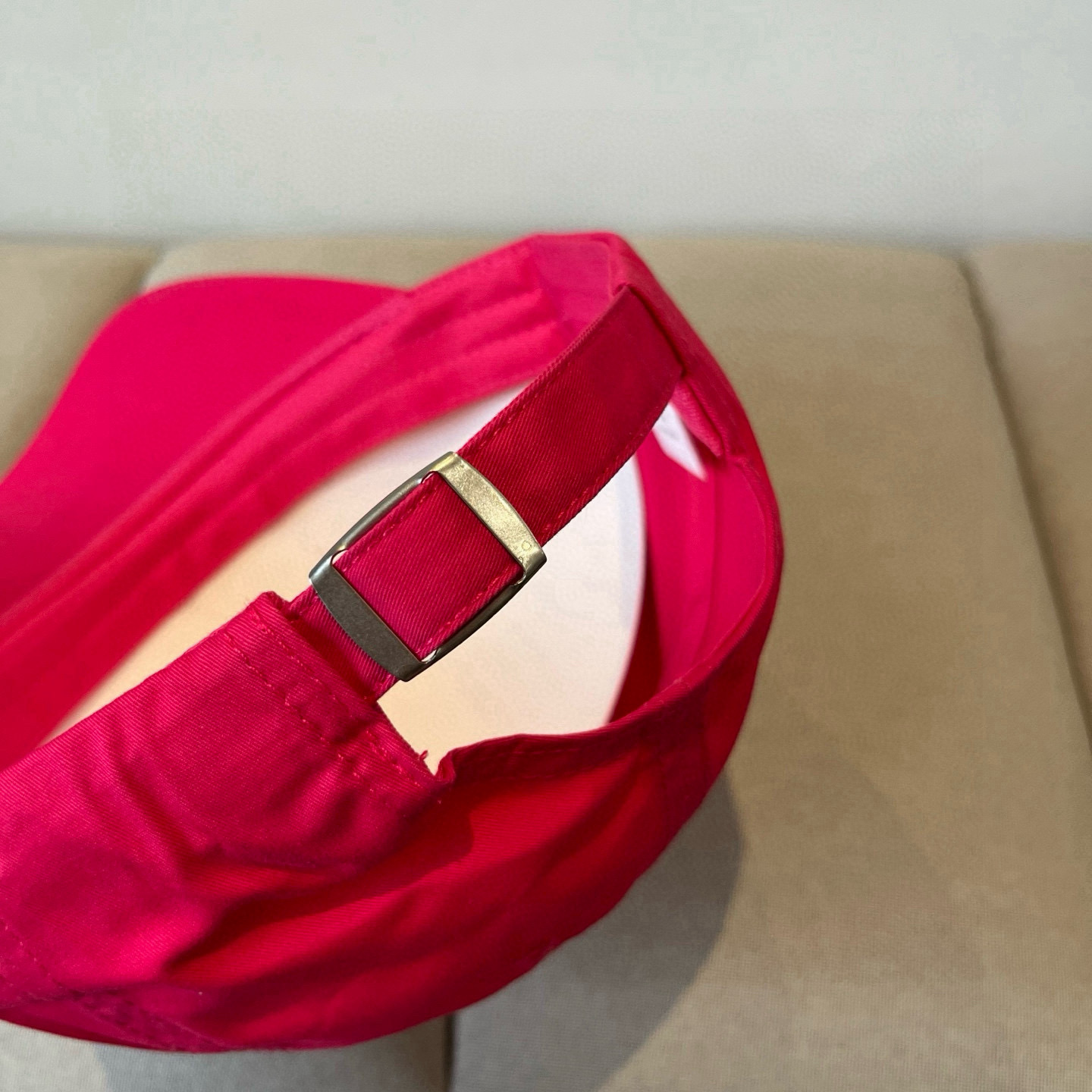  谬谬miumiu 原单春夏新款棒球帽，正品开模订制，原版做工细致质量超赞！