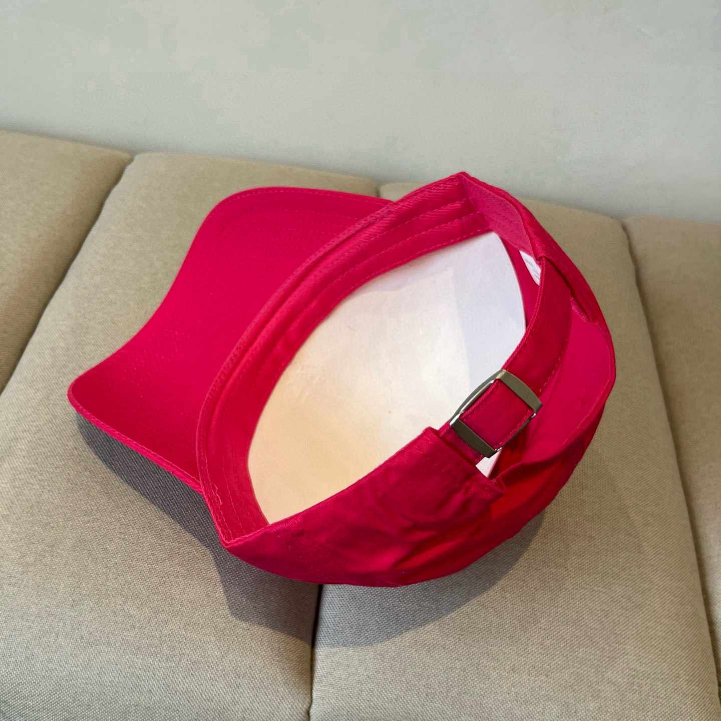  谬谬miumiu 原单春夏新款棒球帽，正品开模订制，原版做工细致质量超赞！