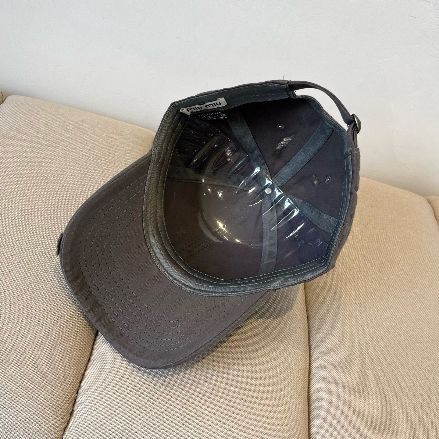  谬谬miumiu 原单春夏新款棒球帽，正品开模订制，原版做工细致质量超赞！