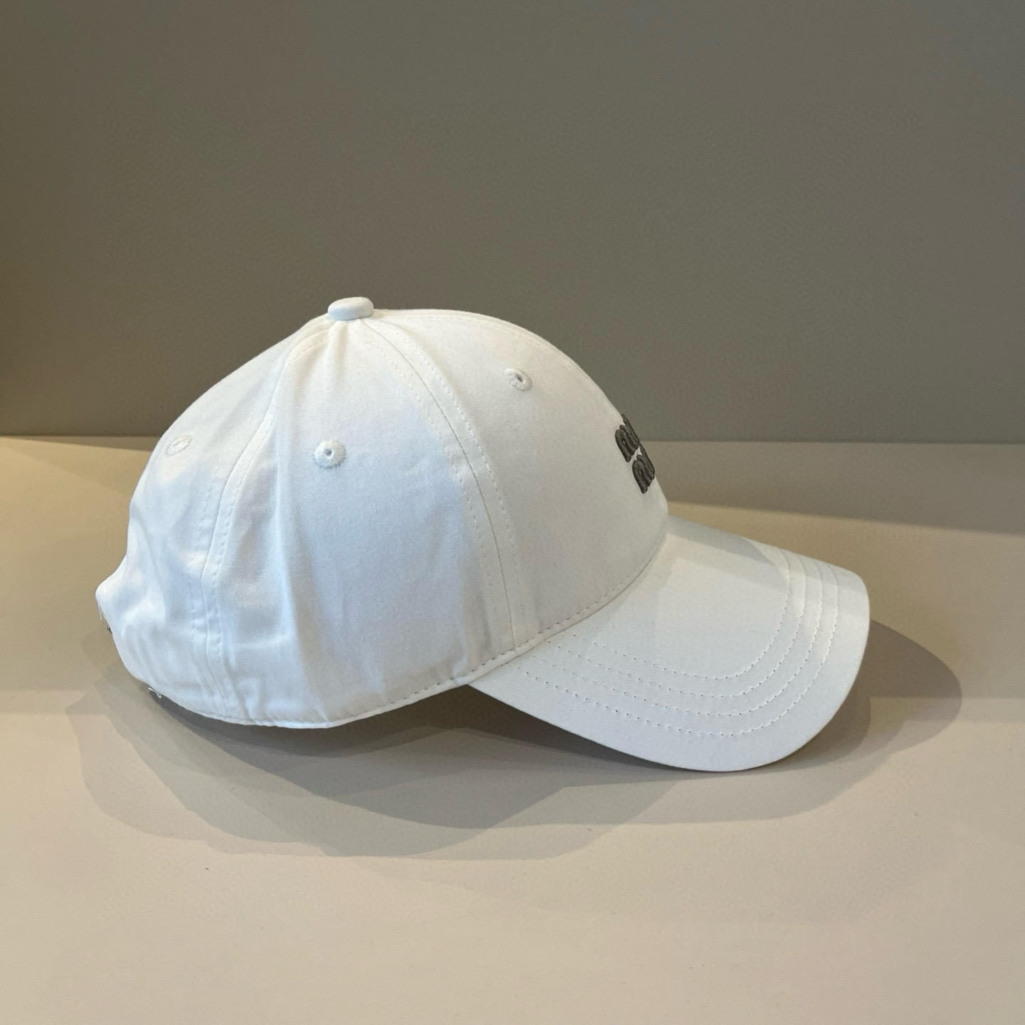  谬谬miumiu 原单春夏新款棒球帽，正品开模订制，原版做工细致质量超赞！