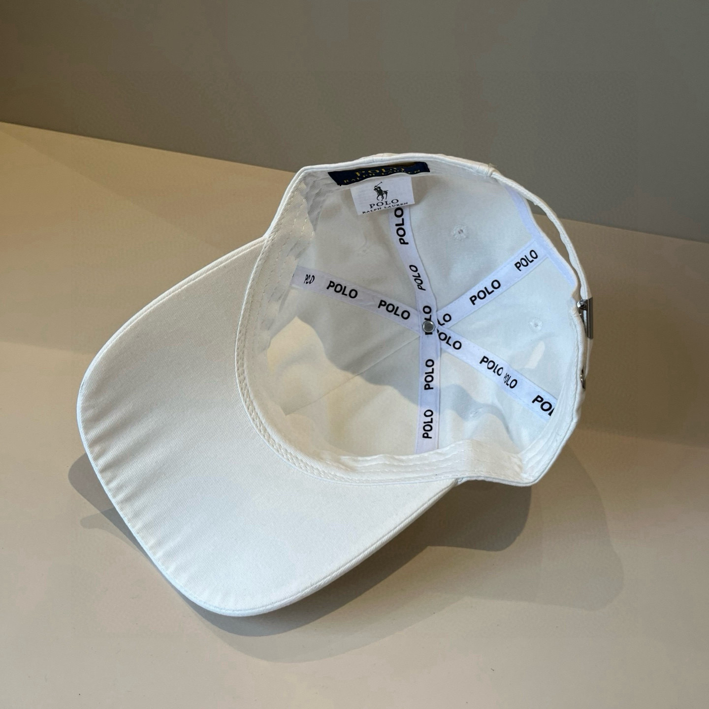  保罗🧢官网新品，棒球帽，原单品质火爆来袭 。🎩 工艺非常精美 高档大气上档次！低调奢华，方便携带！跑量