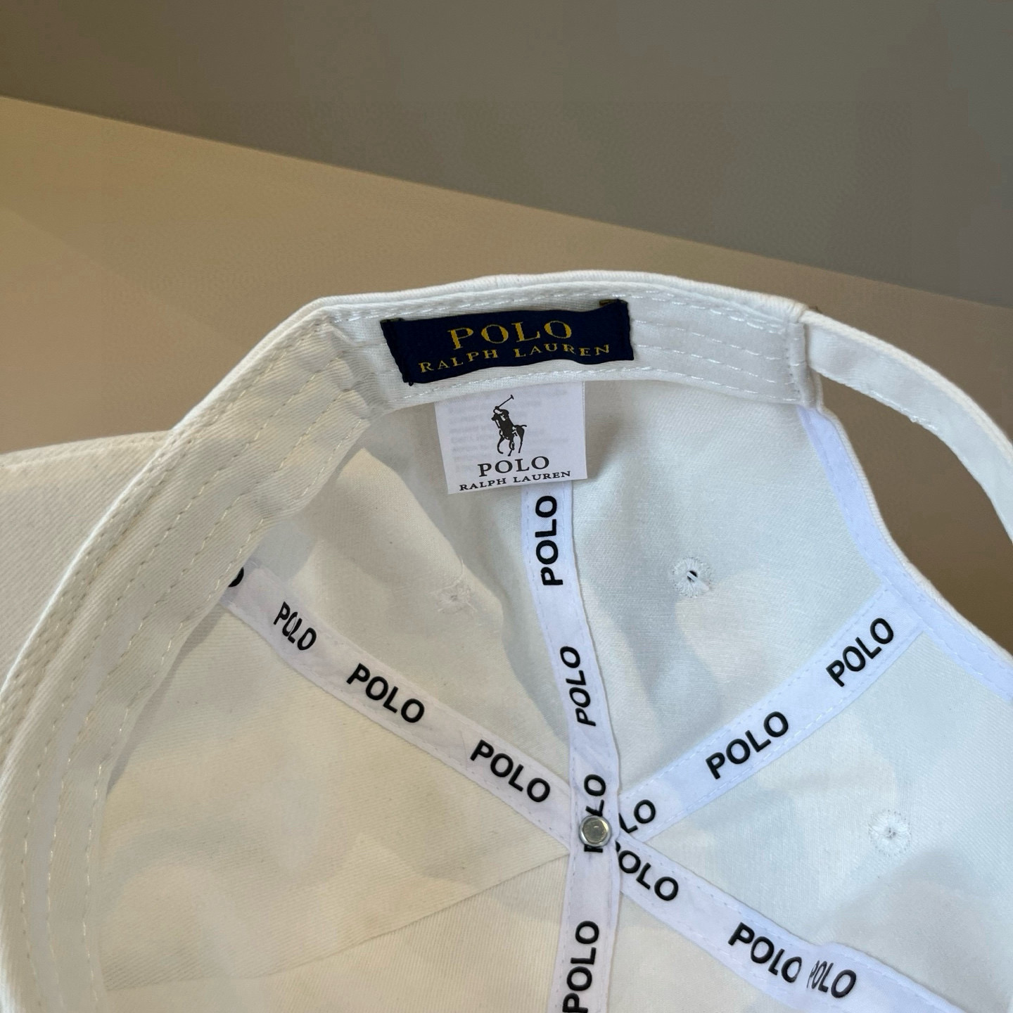  保罗🧢官网新品，棒球帽，原单品质火爆来袭 。🎩 工艺非常精美 高档大气上档次！低调奢华，方便携带！跑量