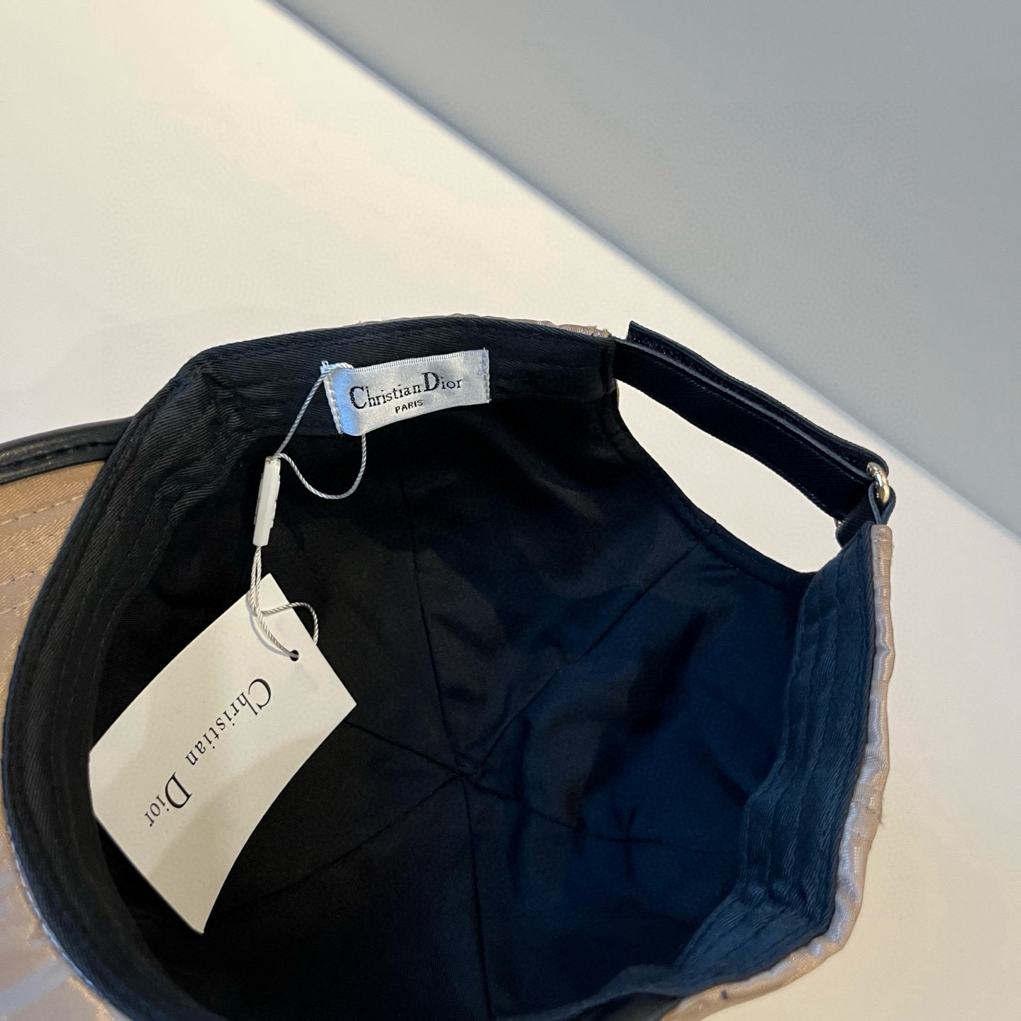 【DIOR迪奥】新款走量简约棒球帽🧢，新款出货，大牌款超好搭配，赶紧入手！