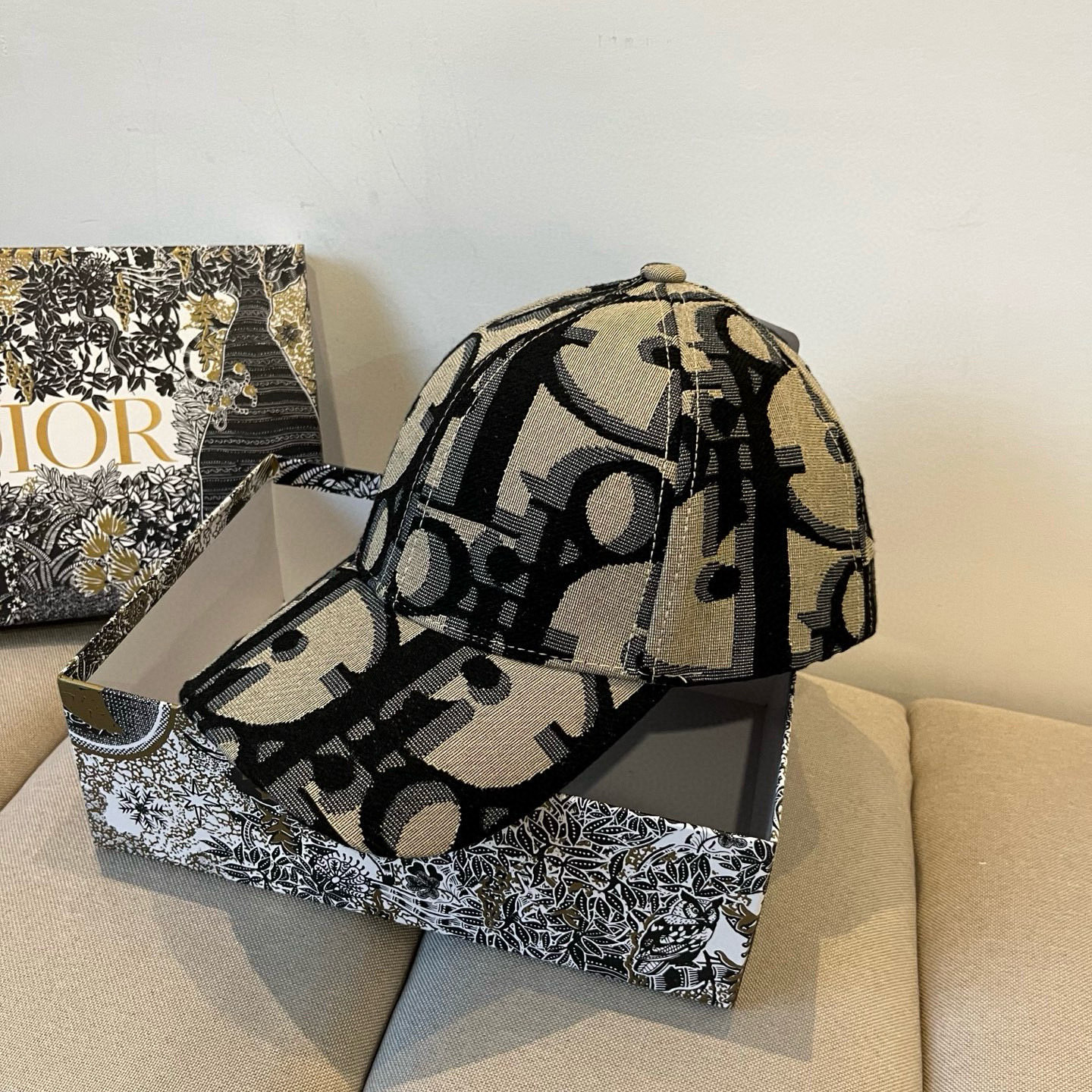 【DIOR迪奥】新款走量简约棒球帽🧢，新款出货，大牌款超好搭配，赶紧入手！
