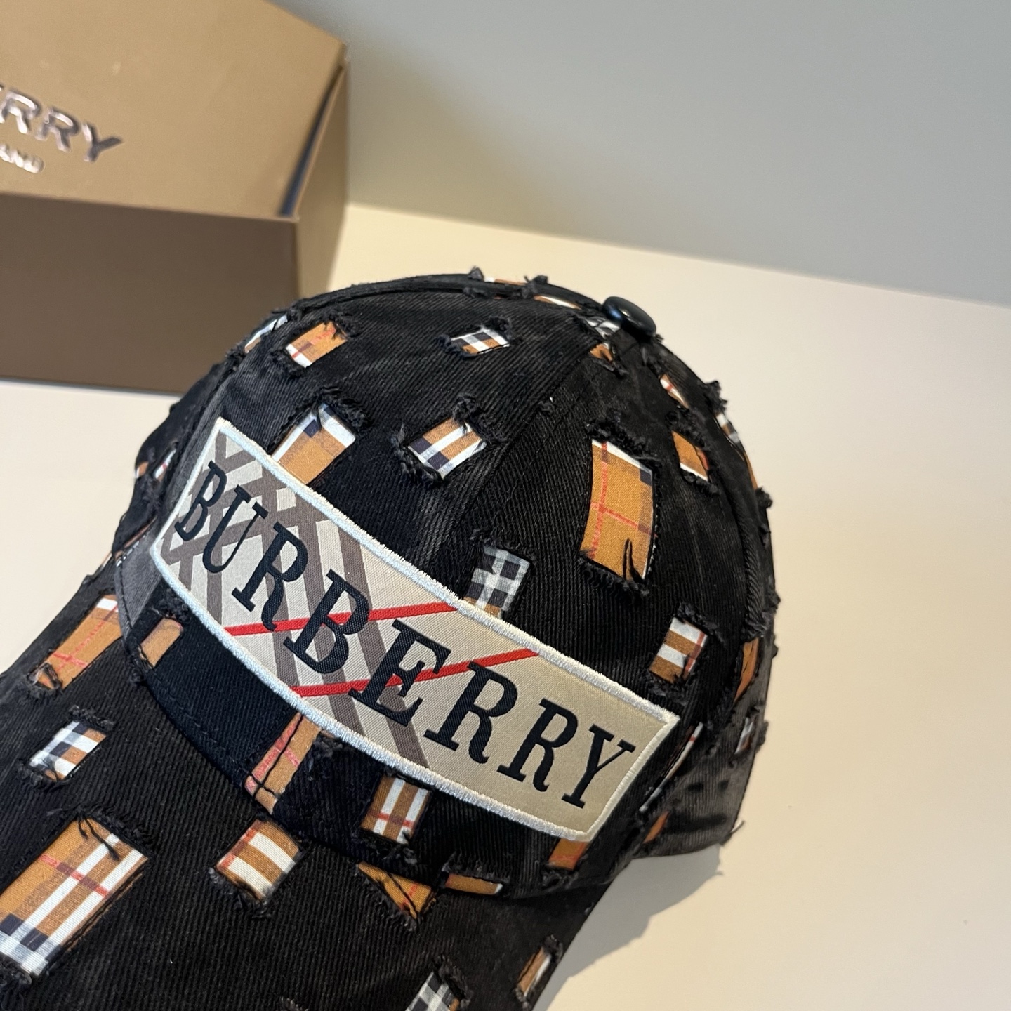  BURBERRY巴宝利早春新款棒球帽，简约尚时风，男女同款！高质品，尊享品质感！