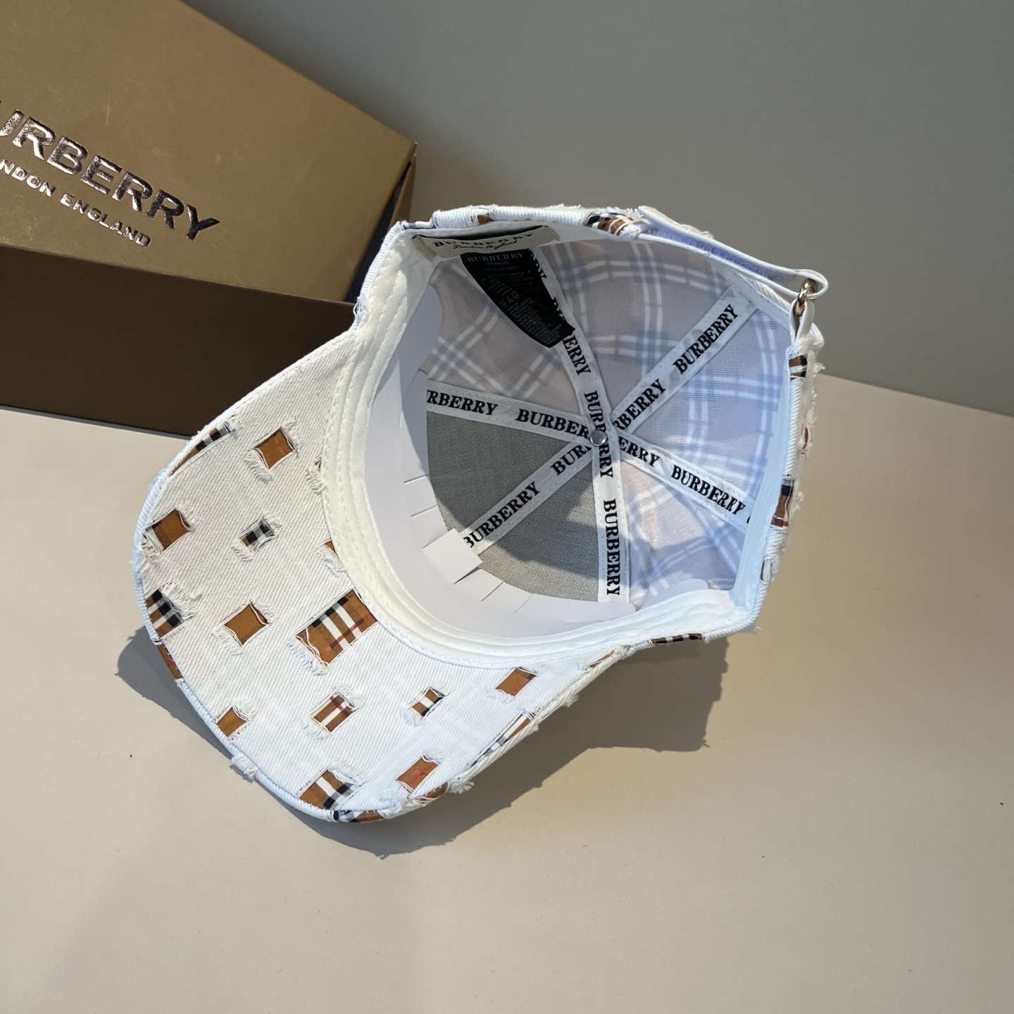  BURBERRY巴宝利早春新款棒球帽，简约尚时风，男女同款！高质品，尊享品质感！