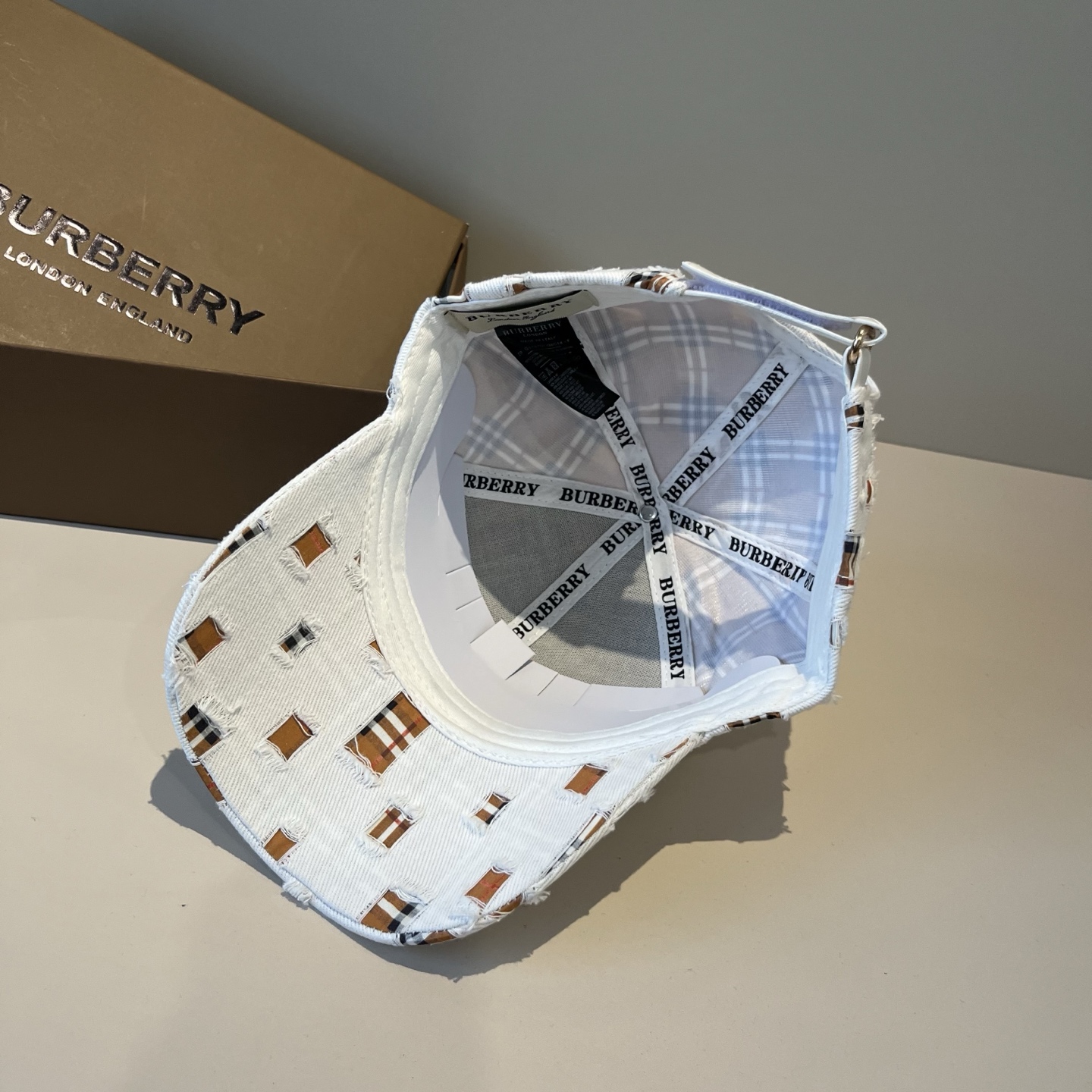  BURBERRY巴宝利早春新款棒球帽，简约尚时风，男女同款！高质品，尊享品质感！