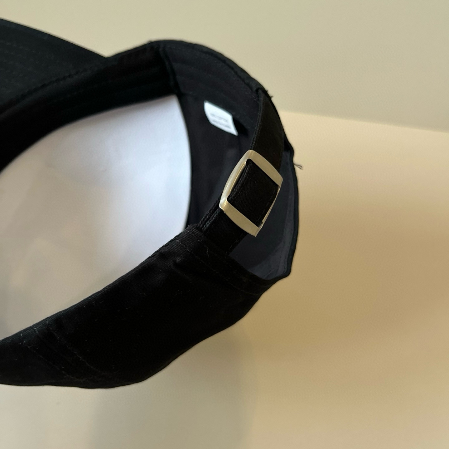  BALENCIAGA巴黎世家新款logo棒球帽，很酷的色系，男女佩戴都有不同style，第一批抢先出货