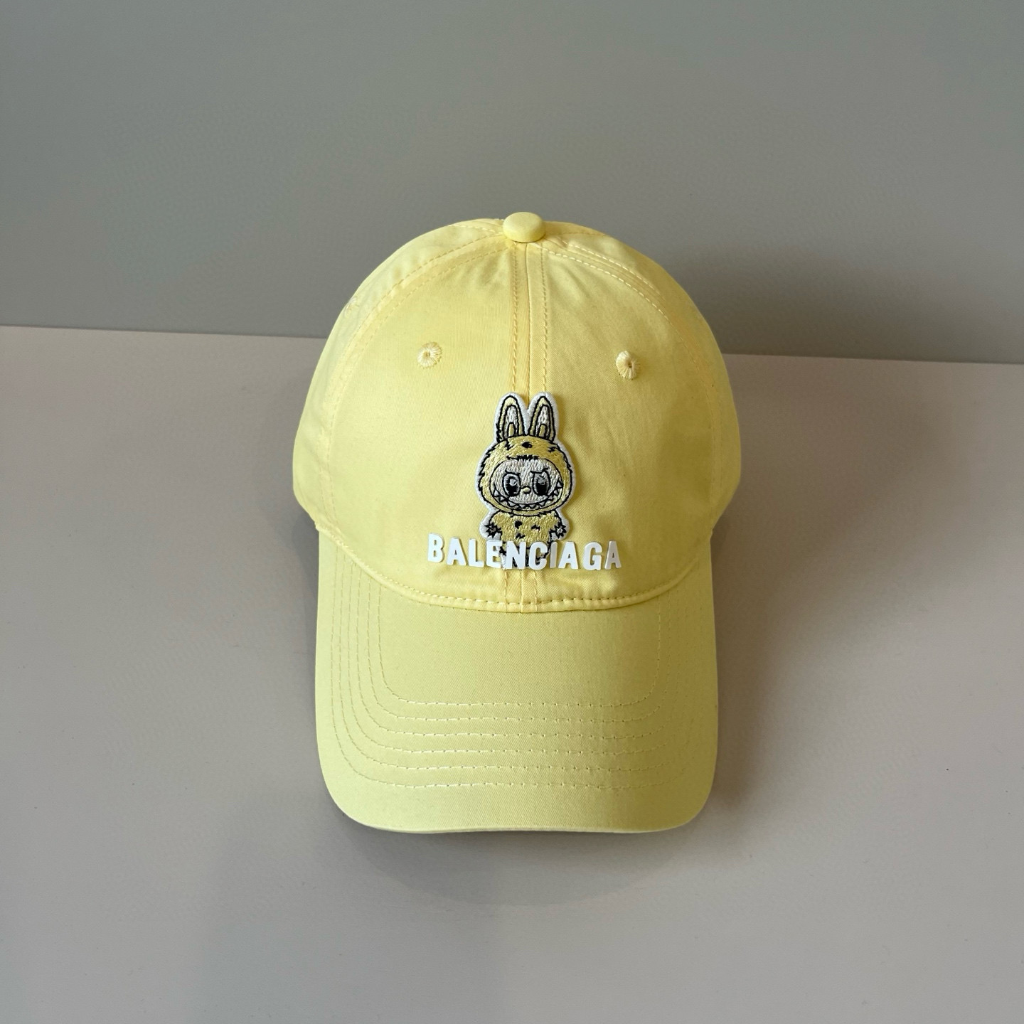  BALENCIAGA巴黎世家新款logo棒球帽，很酷的色系，男女佩戴都有不同style，第一批抢先出货