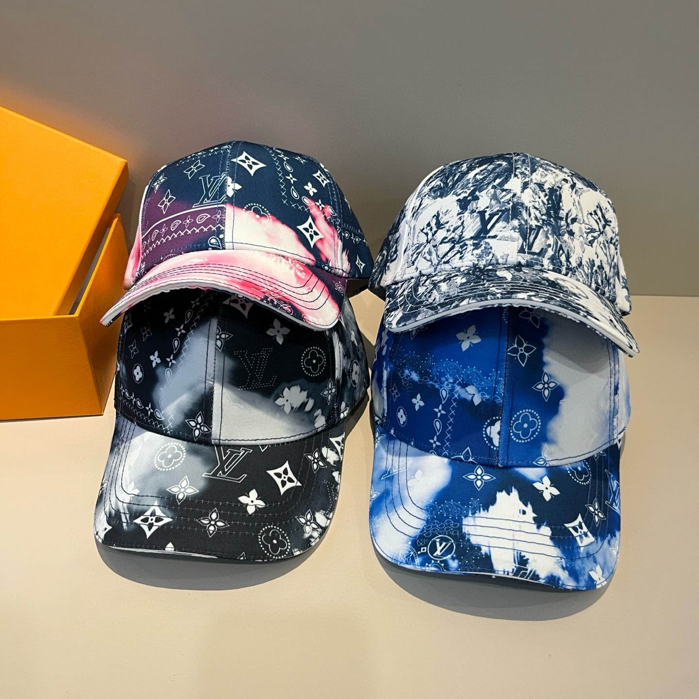 🧢路易威登棒球帽 LouisVuitton😍新款LV棒球帽，重工打造♥️高端大气，百搭款🤗男女通用！跑量