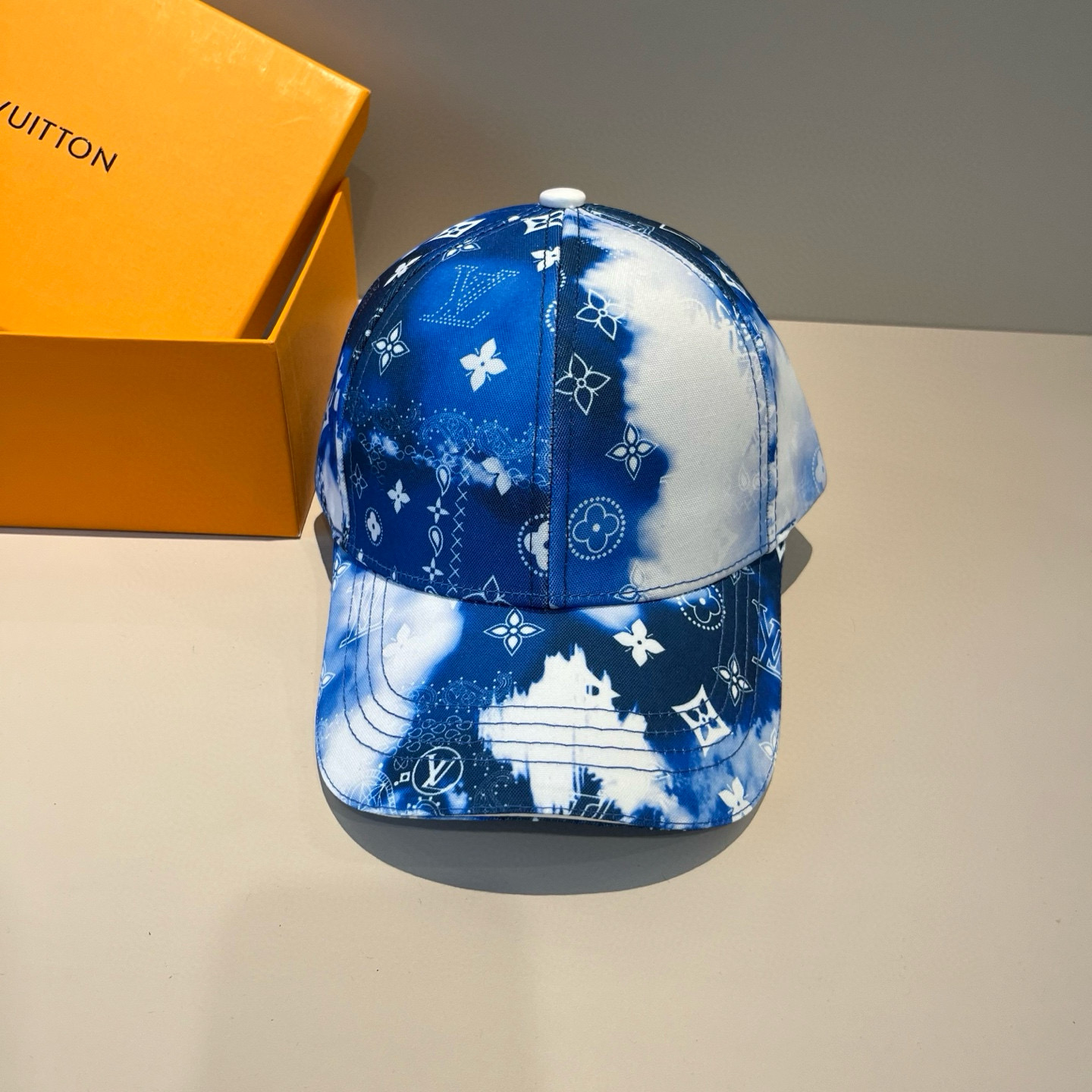 🧢路易威登棒球帽 LouisVuitton😍新款LV棒球帽，重工打造♥️高端大气，百搭款🤗男女通用！跑量