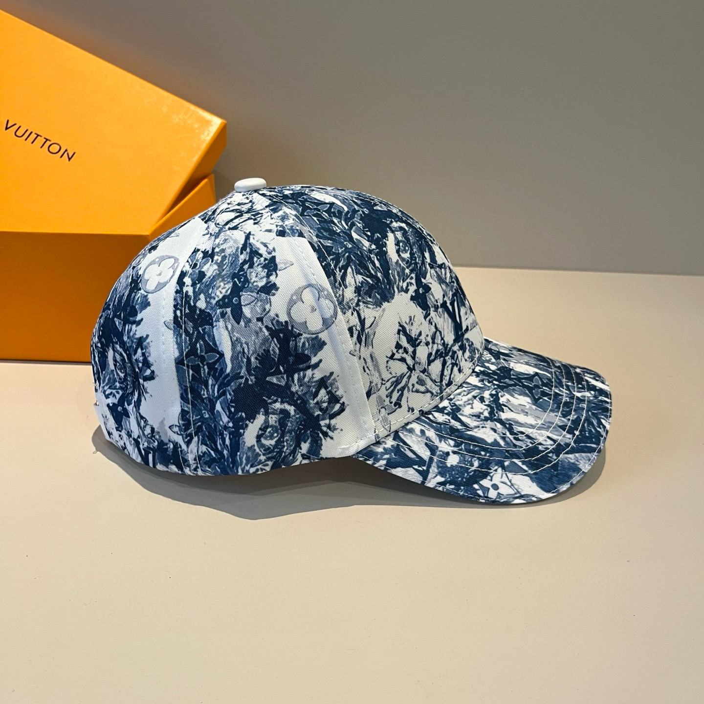 🧢路易威登棒球帽 LouisVuitton😍新款LV棒球帽，重工打造♥️高端大气，百搭款🤗男女通用！跑量