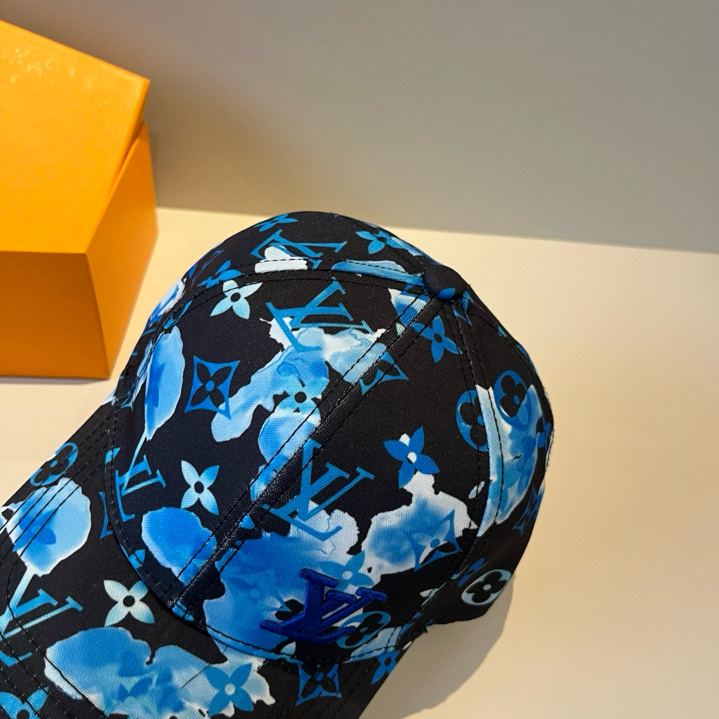 🧢路易威登棒球帽 LouisVuitton😍新款LV棒球帽，重工打造♥️高端大气，百搭款🤗男女通用！跑量