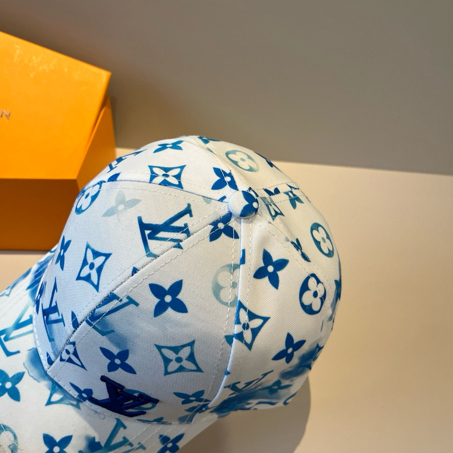 🧢路易威登棒球帽 LouisVuitton😍新款LV棒球帽，重工打造♥️高端大气，百搭款🤗男女通用！跑量