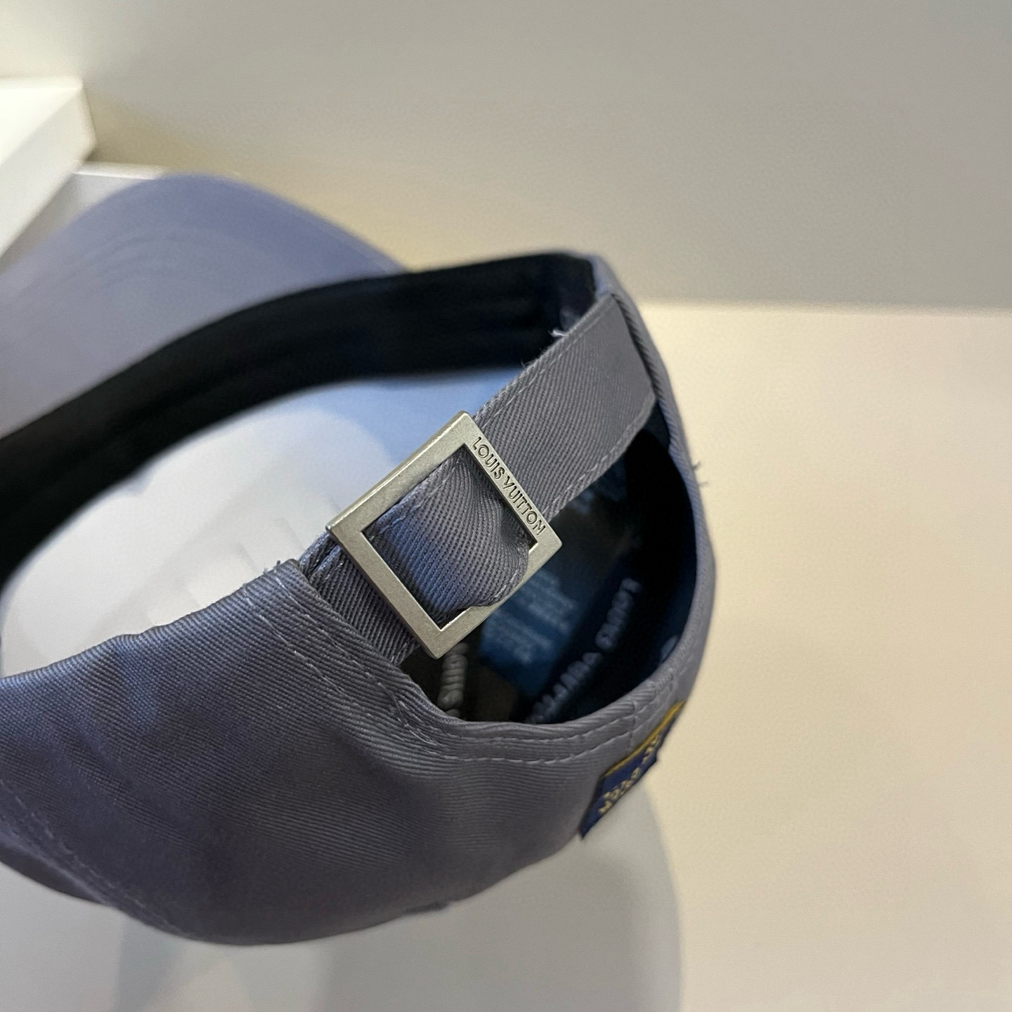 🧢路易威登棒球帽 LouisVuitton😍新款LV棒球帽，重工打造♥️高端大气，百搭款🤗男女通用！跑量