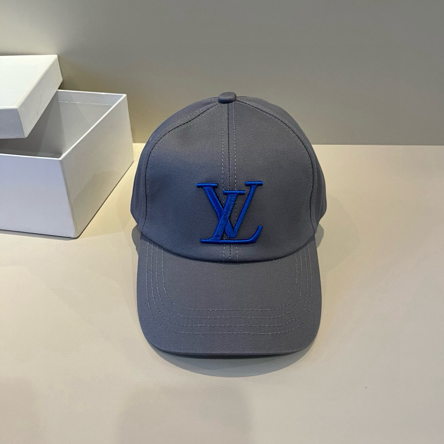 🧢路易威登棒球帽 LouisVuitton😍新款LV棒球帽，重工打造♥️高端大气，百搭款🤗男女通用！跑量