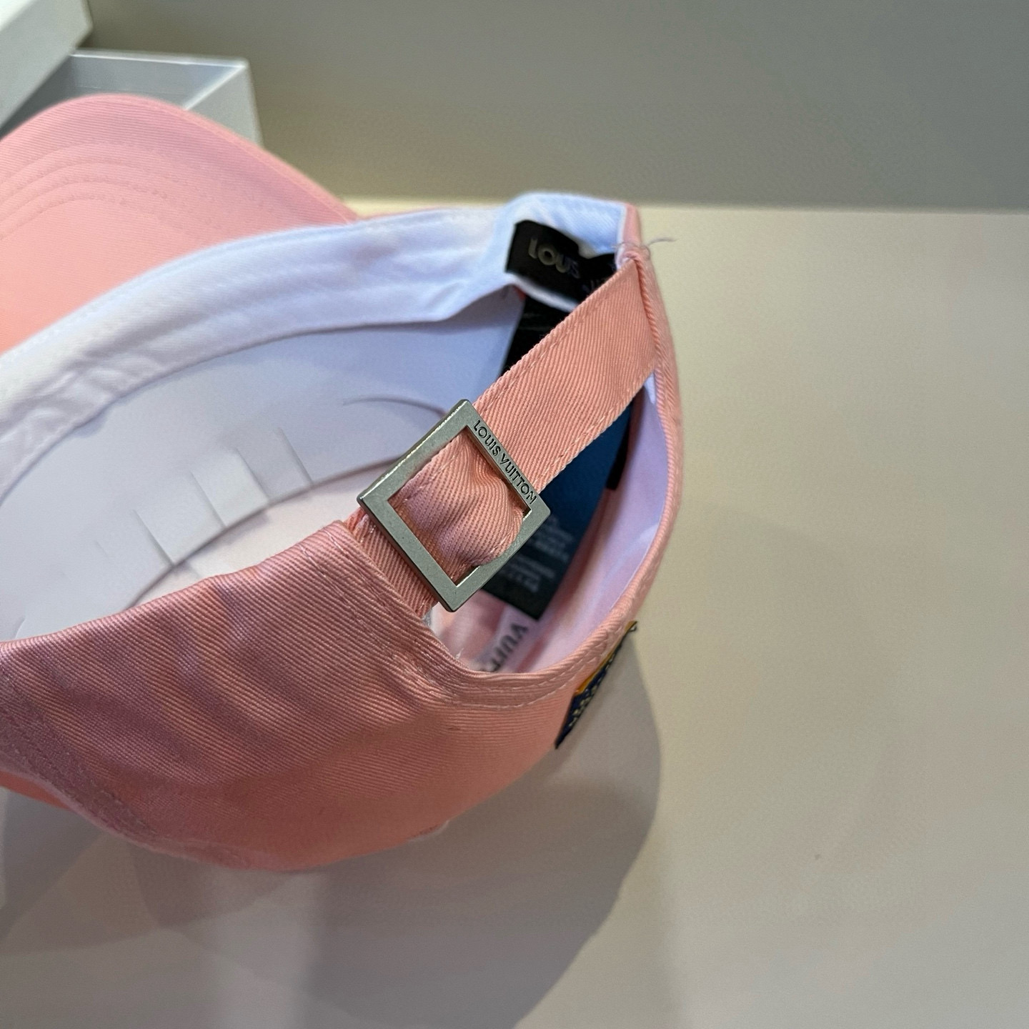 🧢路易威登棒球帽 LouisVuitton😍新款LV棒球帽，重工打造♥️高端大气，百搭款🤗男女通用！跑量