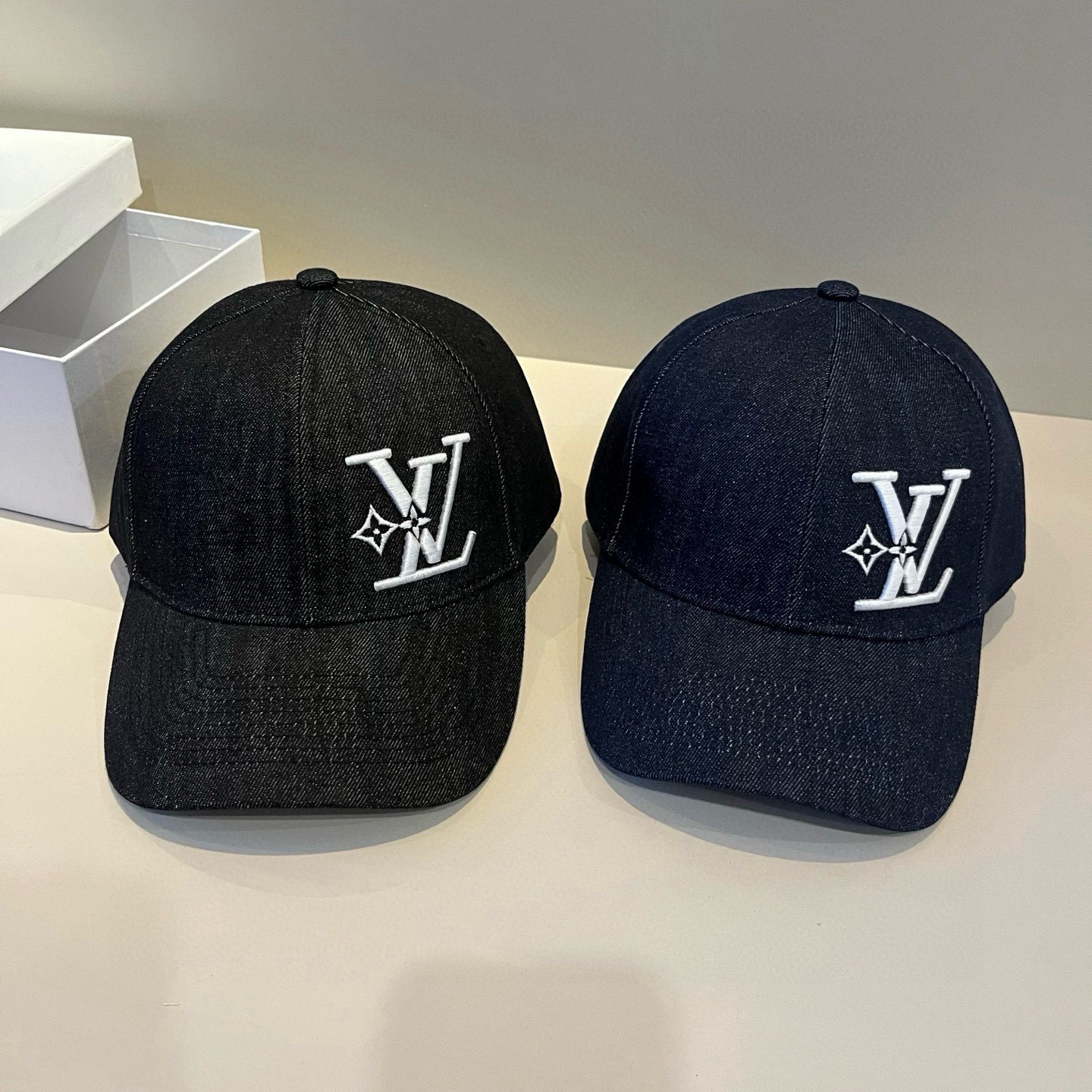 🧢路易威登棒球帽 LouisVuitton😍新款LV棒球帽，重工打造♥️高端大气，百搭款🤗男女通用！跑量