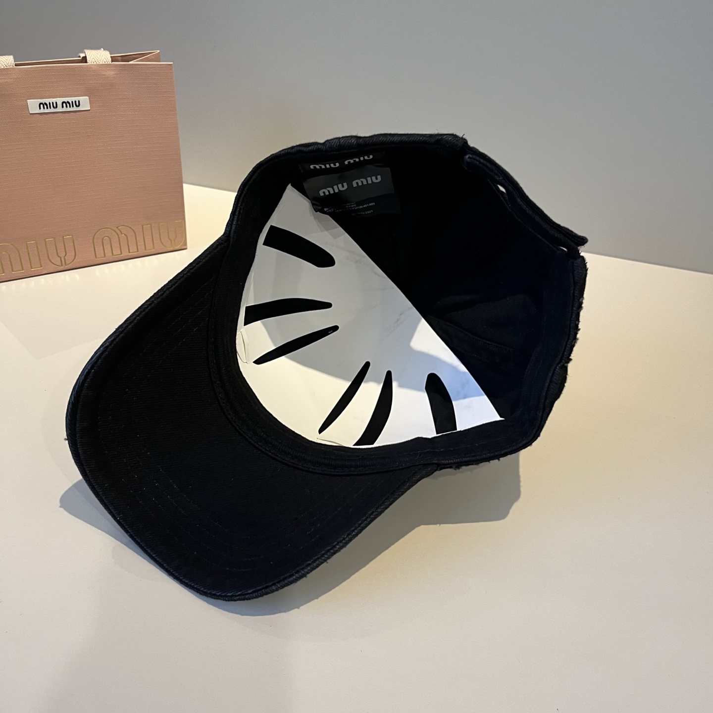  谬谬miumiu 原单春夏新款棒球帽，正品开模订制，原版做工细致质量超赞！