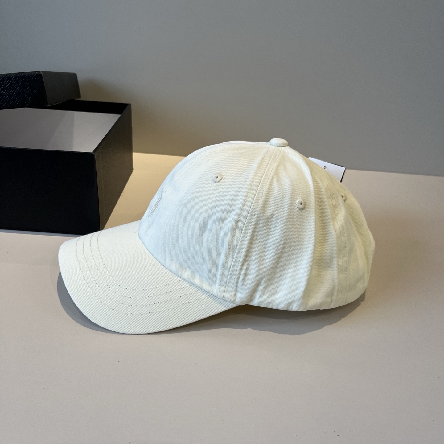  保罗🧢官网新品，棒球帽，原单品质火爆来袭 。🎩 工艺非常精美 高档大气上档次！低调奢华，方便携带！跑量