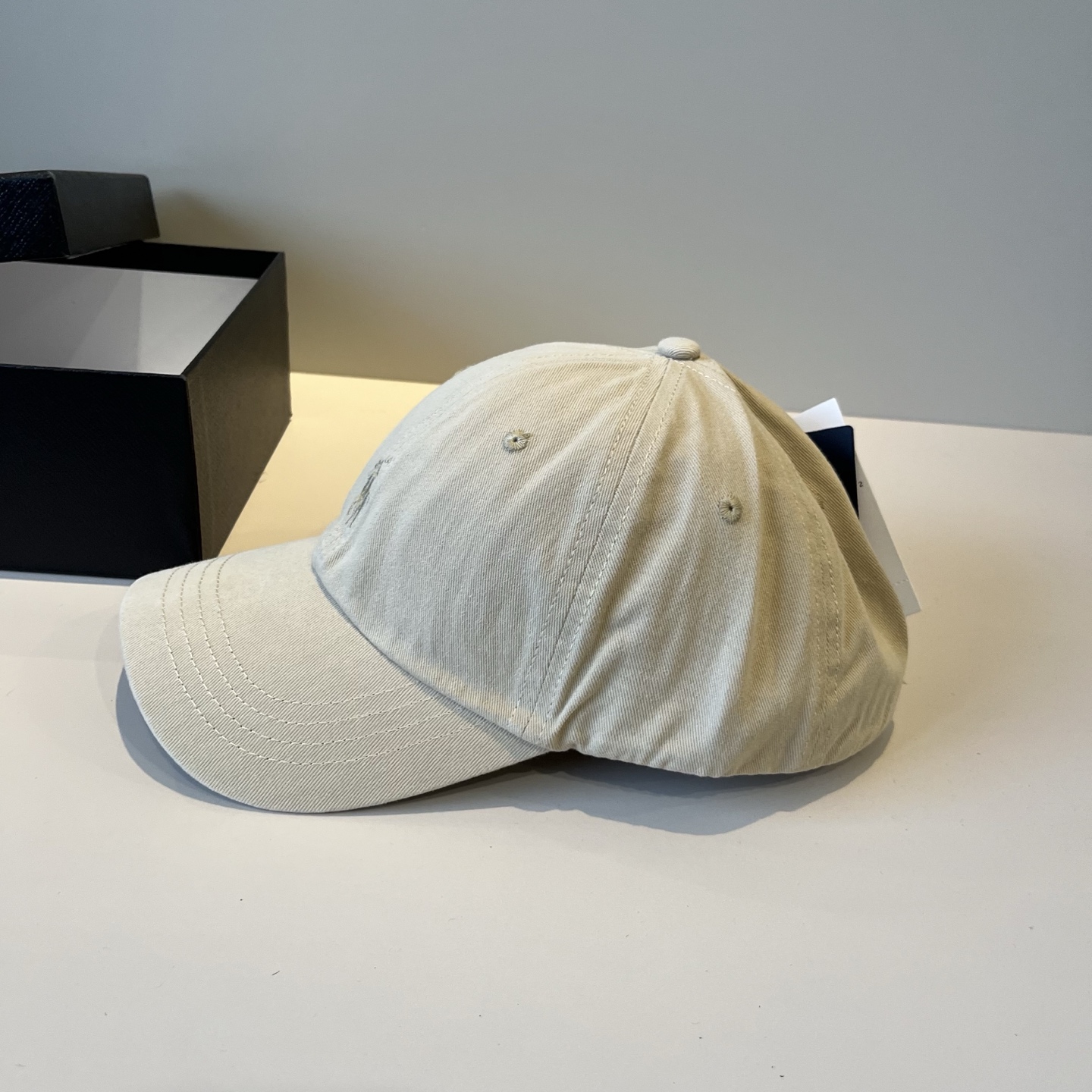  保罗🧢官网新品，棒球帽，原单品质火爆来袭 。🎩 工艺非常精美 高档大气上档次！低调奢华，方便携带！跑量