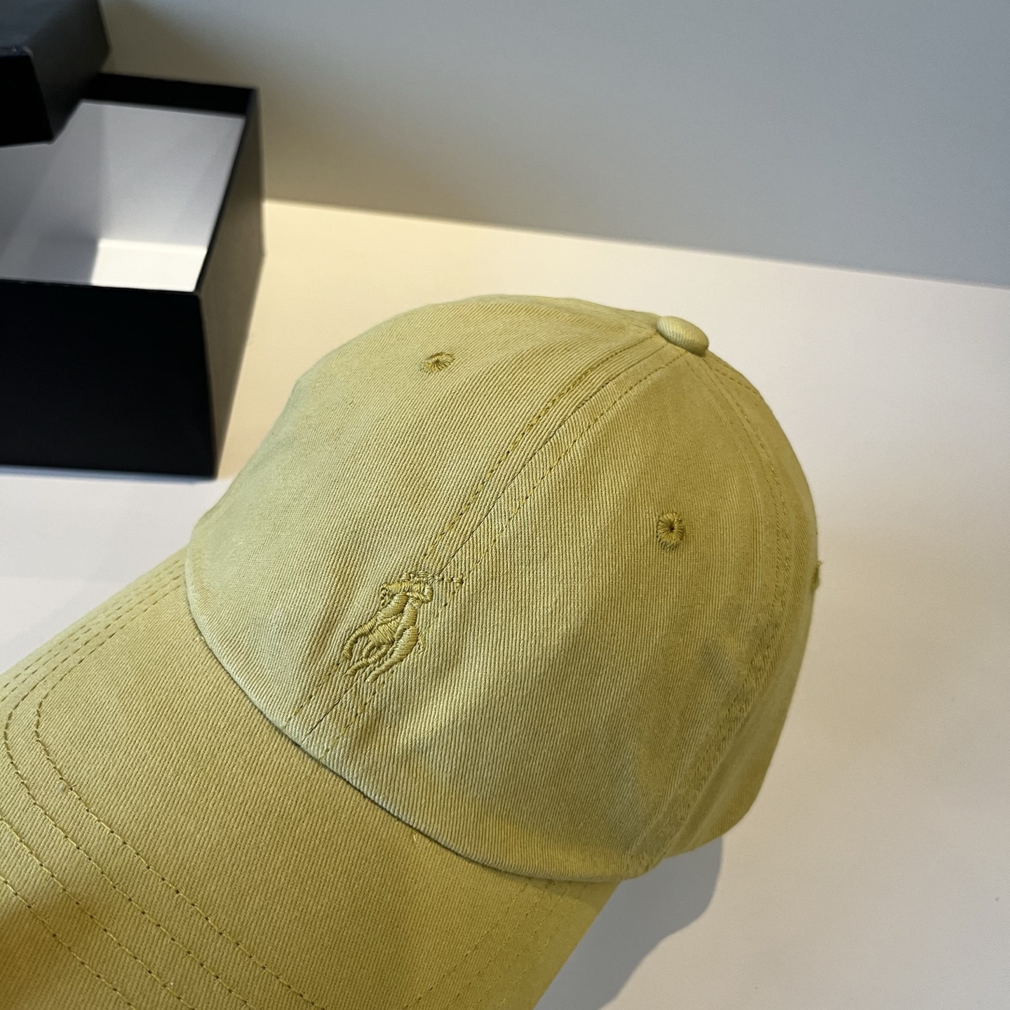  保罗🧢官网新品，棒球帽，原单品质火爆来袭 。🎩 工艺非常精美 高档大气上档次！低调奢华，方便携带！跑量