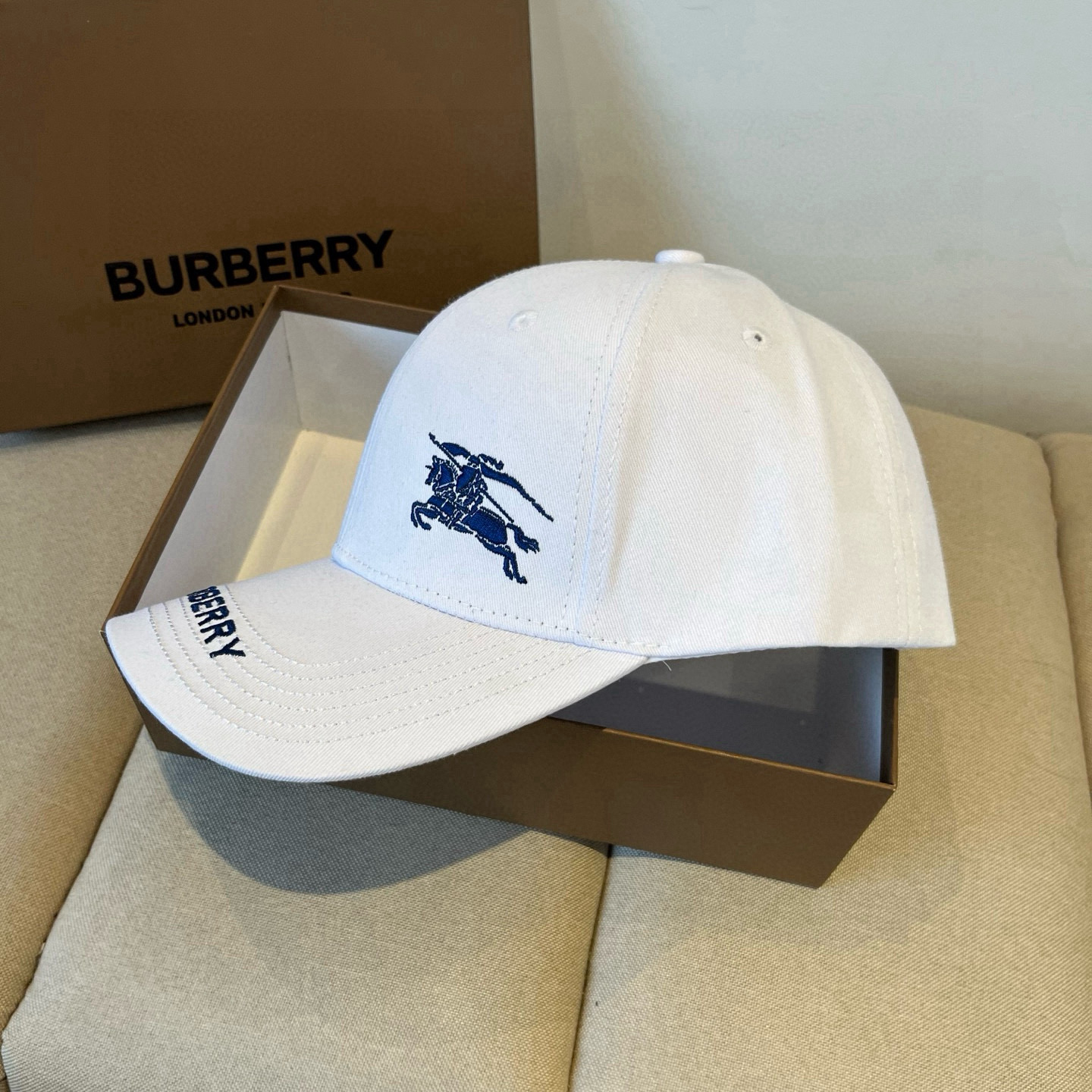  BURBERRY巴宝利早春新款棒球帽，简约尚时风，男女同款！高质品，尊享品质感！