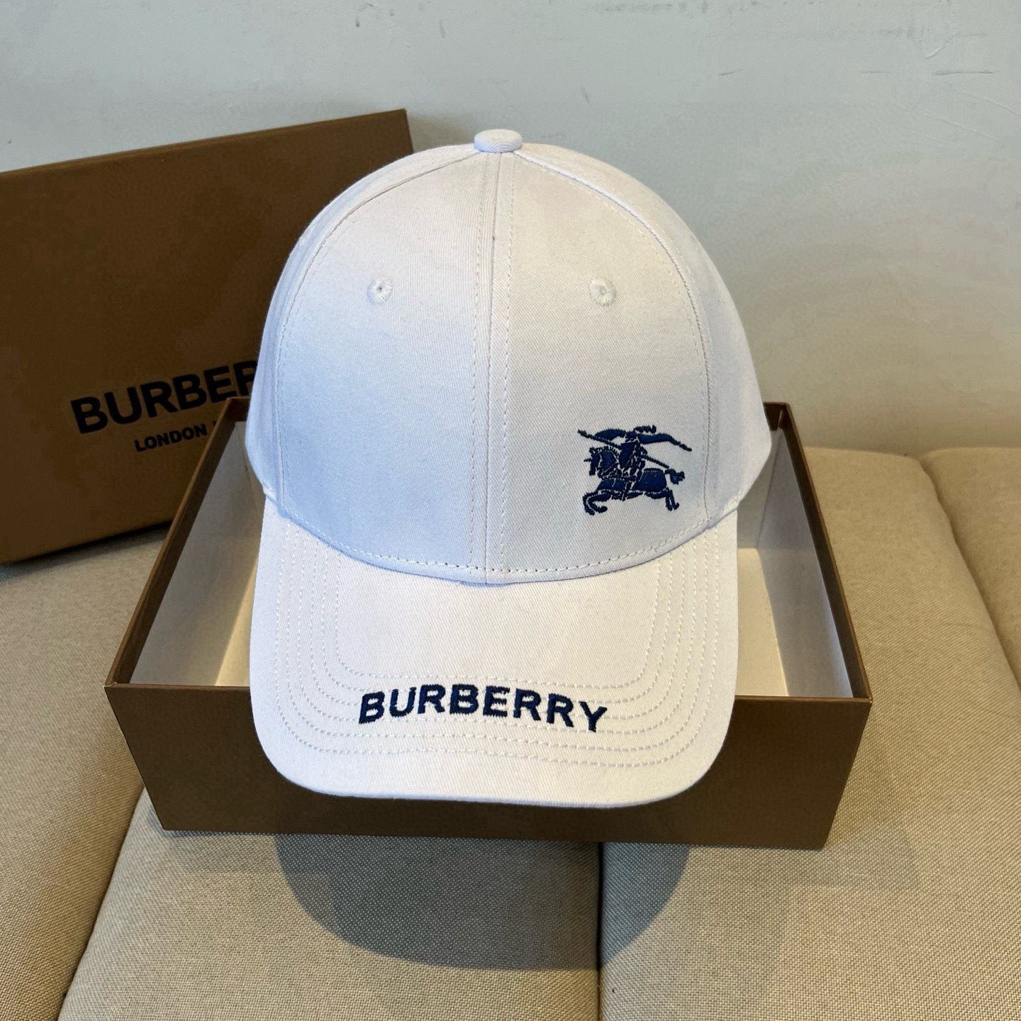  BURBERRY巴宝利早春新款棒球帽，简约尚时风，男女同款！高质品，尊享品质感！