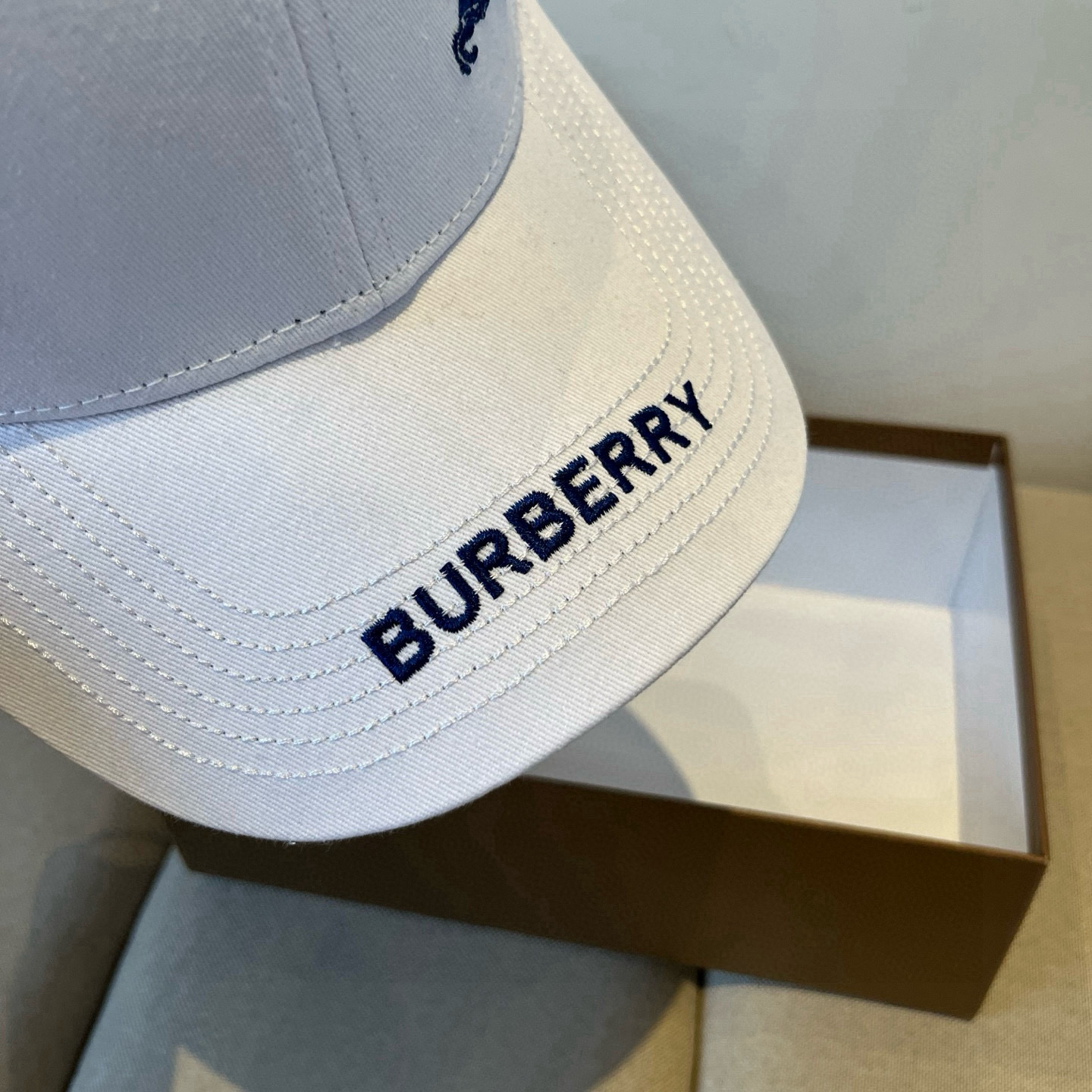  BURBERRY巴宝利早春新款棒球帽，简约尚时风，男女同款！高质品，尊享品质感！