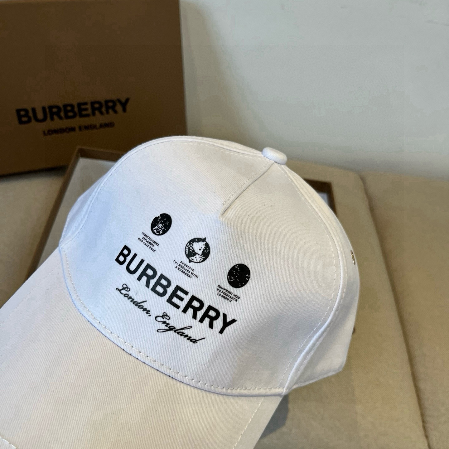  BURBERRY巴宝利早春新款棒球帽，简约尚时风，男女同款！高质品，尊享品质感！