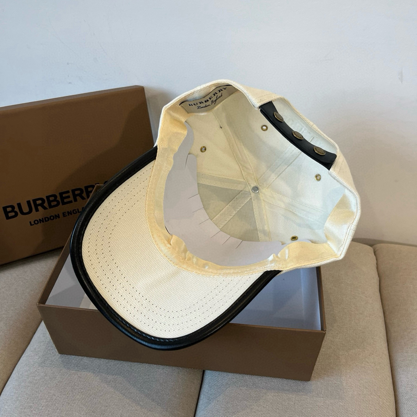  BURBERRY巴宝利早春新款棒球帽，简约尚时风，男女同款！高质品，尊享品质感！