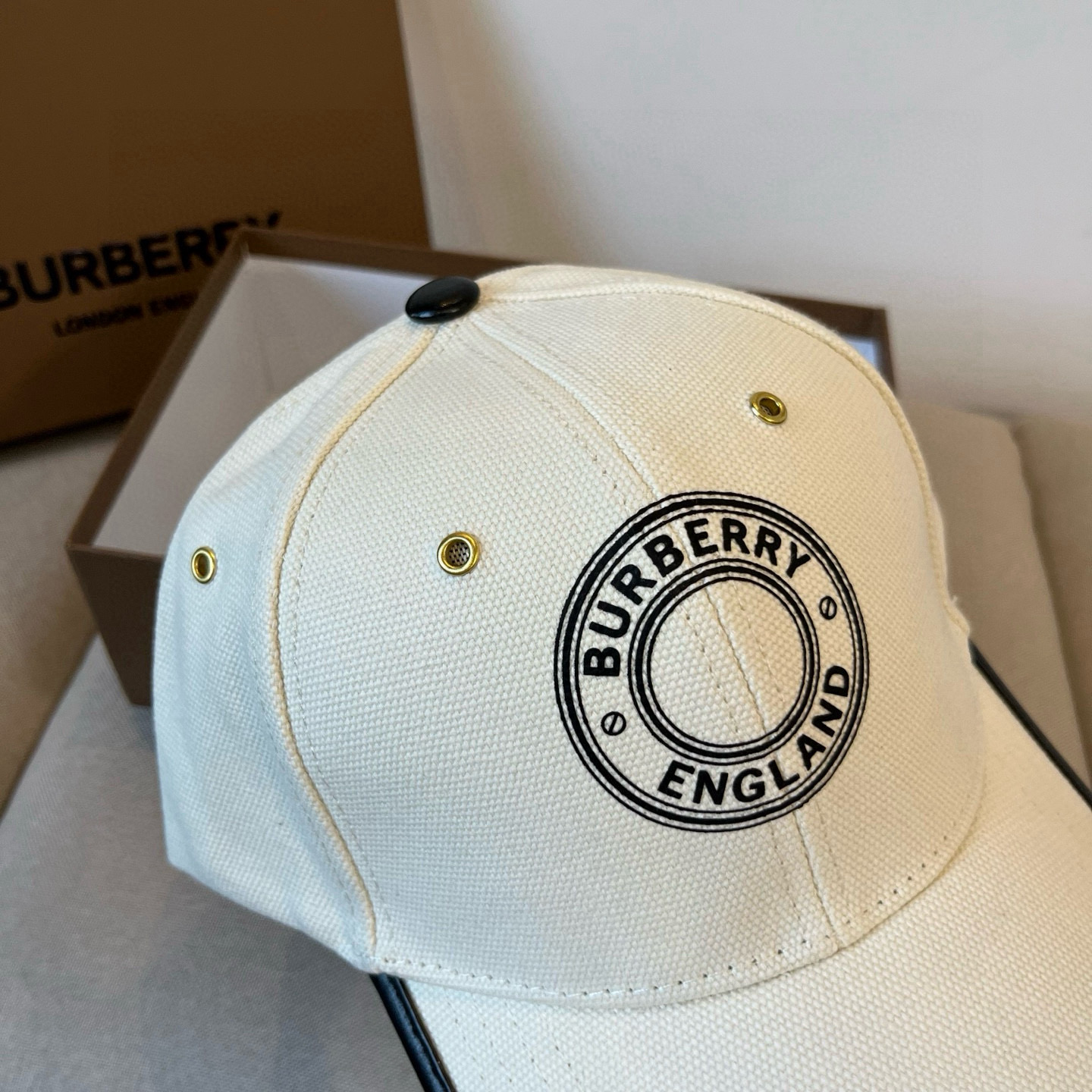  BURBERRY巴宝利早春新款棒球帽，简约尚时风，男女同款！高质品，尊享品质感！