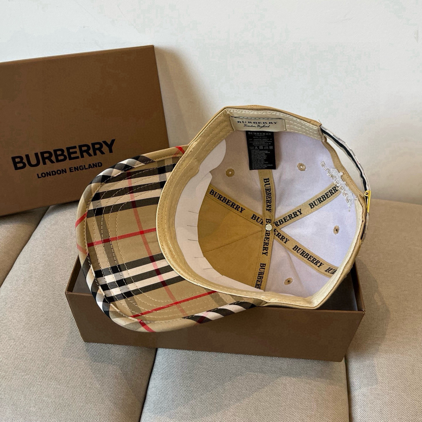  BURBERRY巴宝利早春新款棒球帽，简约尚时风，男女同款！高质品，尊享品质感！