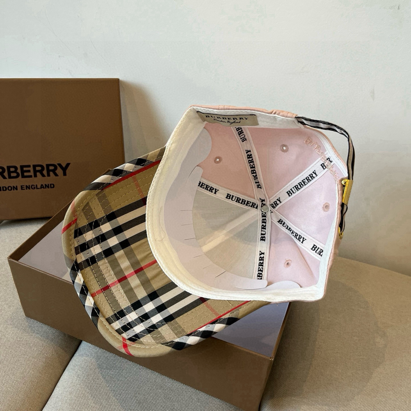  BURBERRY巴宝利早春新款棒球帽，简约尚时风，男女同款！高质品，尊享品质感！