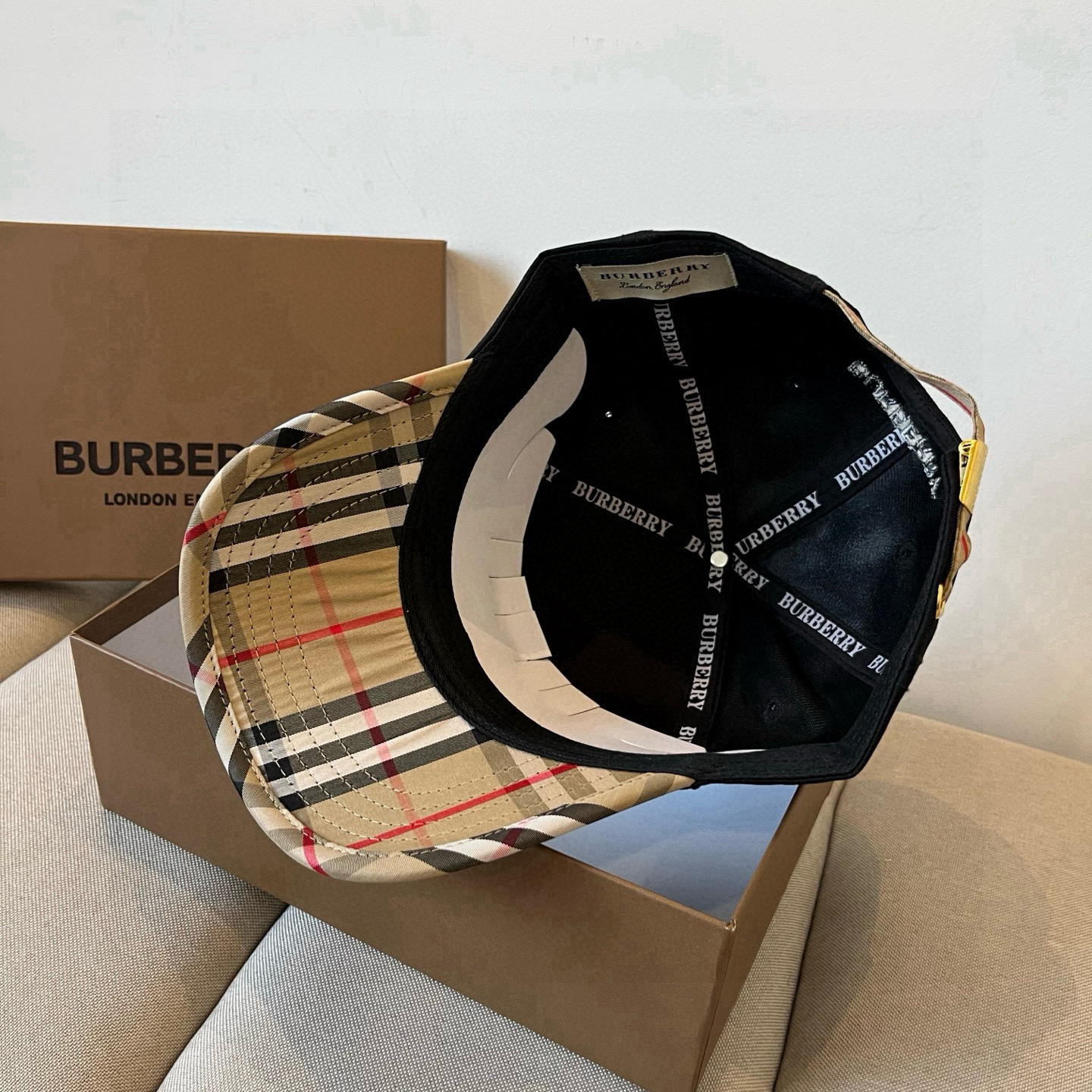  BURBERRY巴宝利早春新款棒球帽，简约尚时风，男女同款！高质品，尊享品质感！