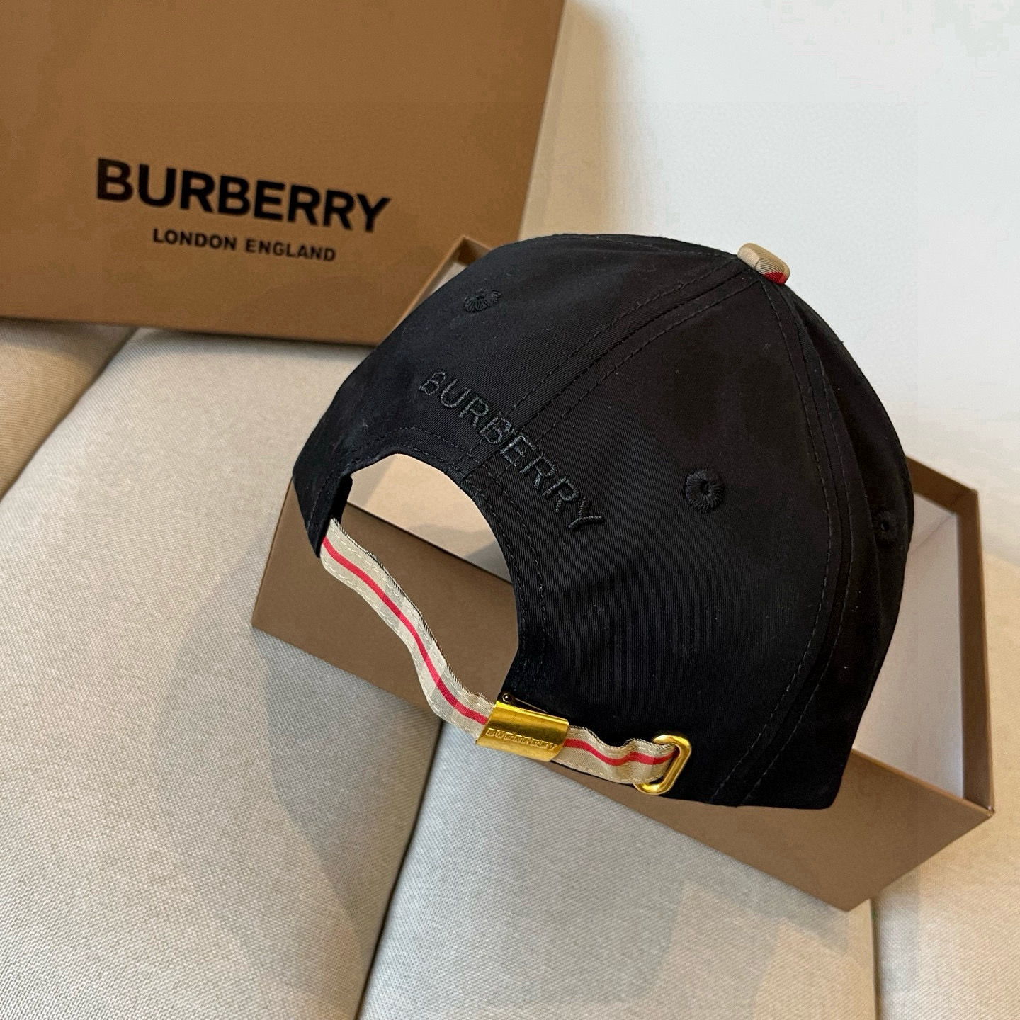  BURBERRY巴宝利早春新款棒球帽，简约尚时风，男女同款！高质品，尊享品质感！