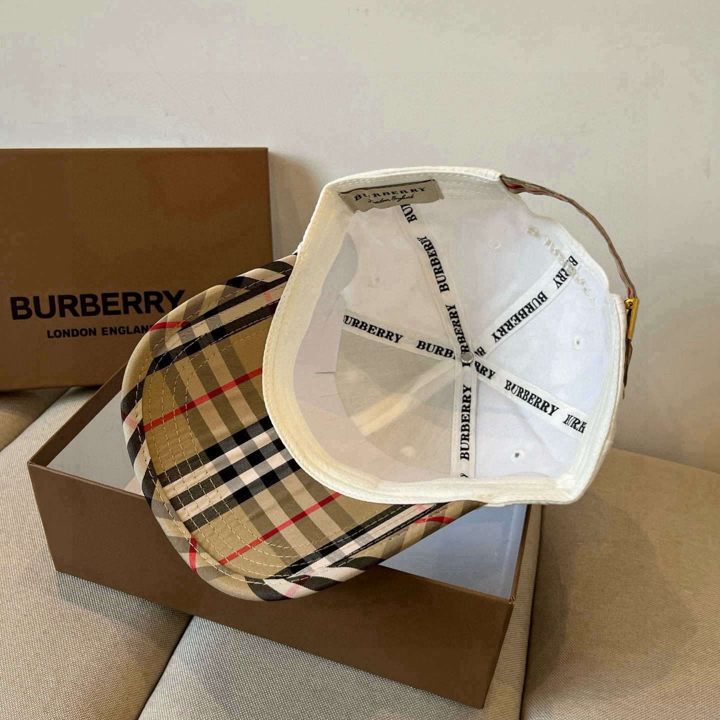  BURBERRY巴宝利早春新款棒球帽，简约尚时风，男女同款！高质品，尊享品质感！