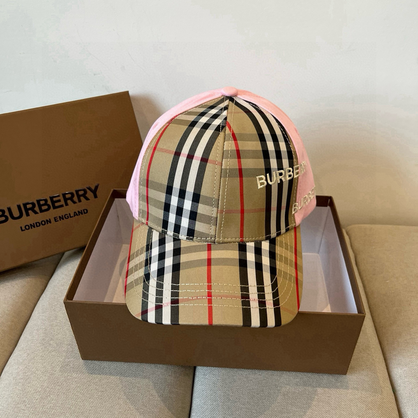  BURBERRY巴宝利早春新款棒球帽，简约尚时风，男女同款！高质品，尊享品质感！