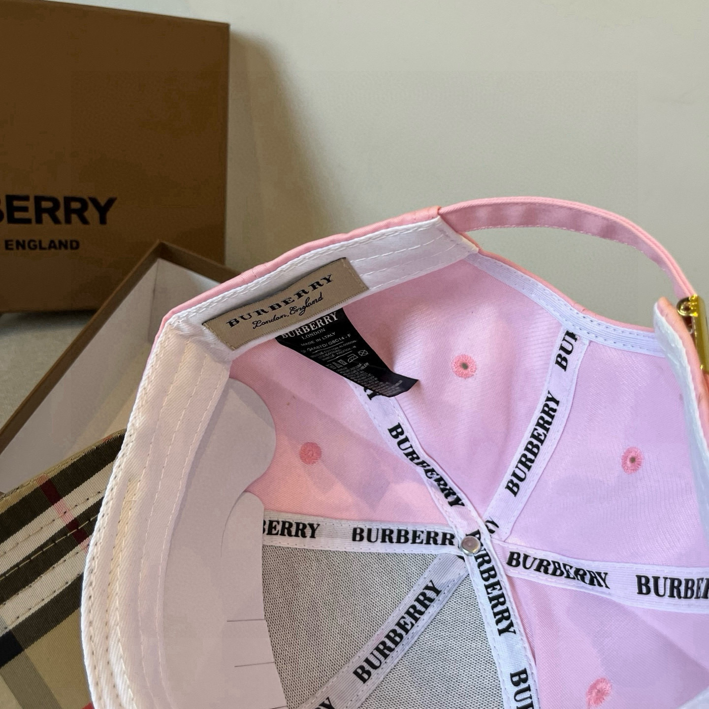 BURBERRY巴宝利早春新款棒球帽，简约尚时风，男女同款！高质品，尊享品质感！