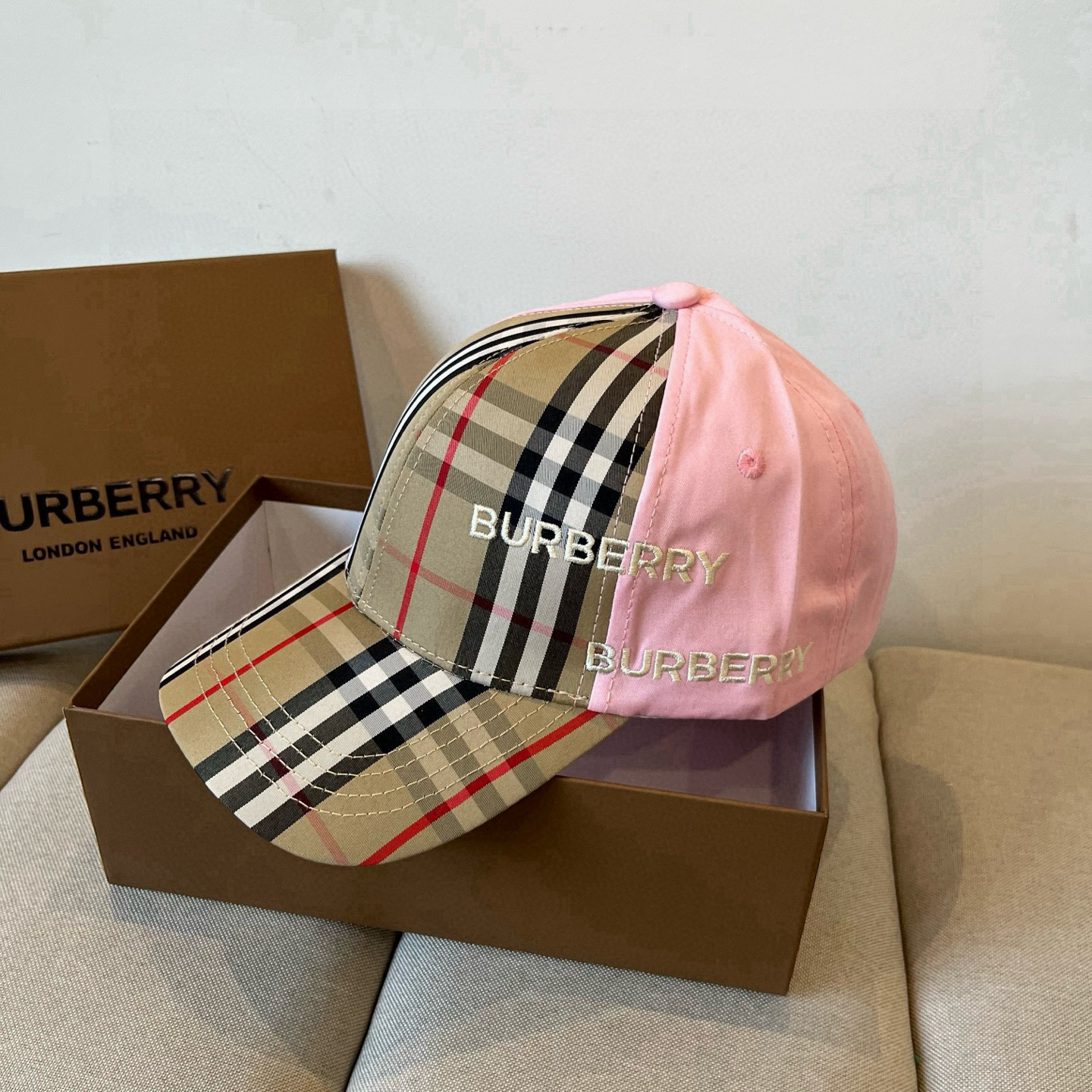  BURBERRY巴宝利早春新款棒球帽，简约尚时风，男女同款！高质品，尊享品质感！