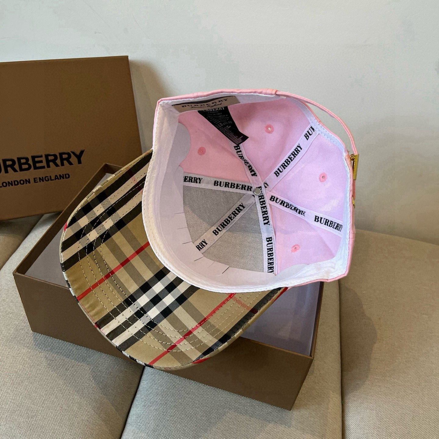  BURBERRY巴宝利早春新款棒球帽，简约尚时风，男女同款！高质品，尊享品质感！