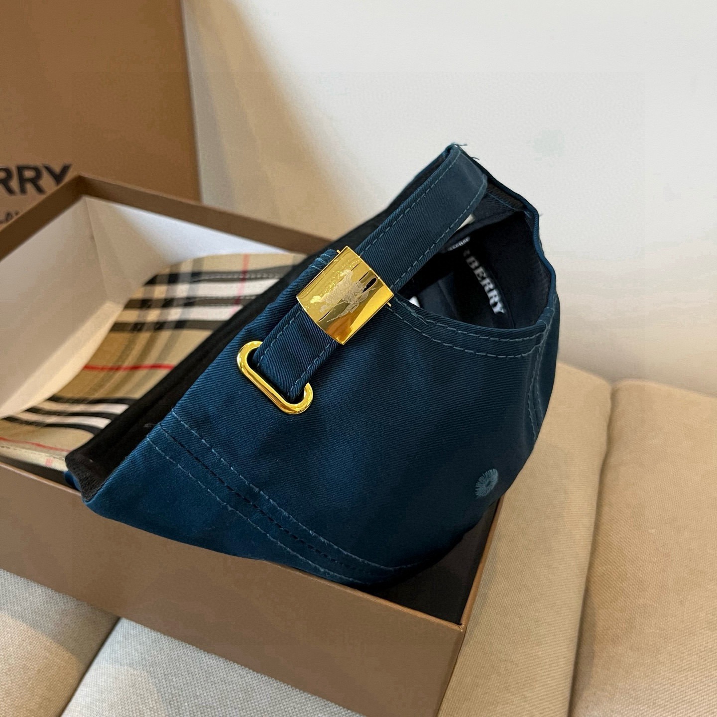  BURBERRY巴宝利早春新款棒球帽，简约尚时风，男女同款！高质品，尊享品质感！