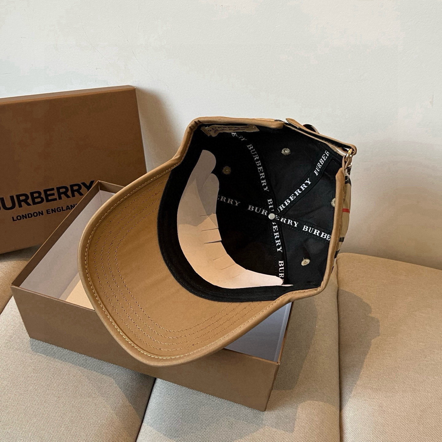  BURBERRY巴宝利早春新款棒球帽，简约尚时风，男女同款！高质品，尊享品质感！