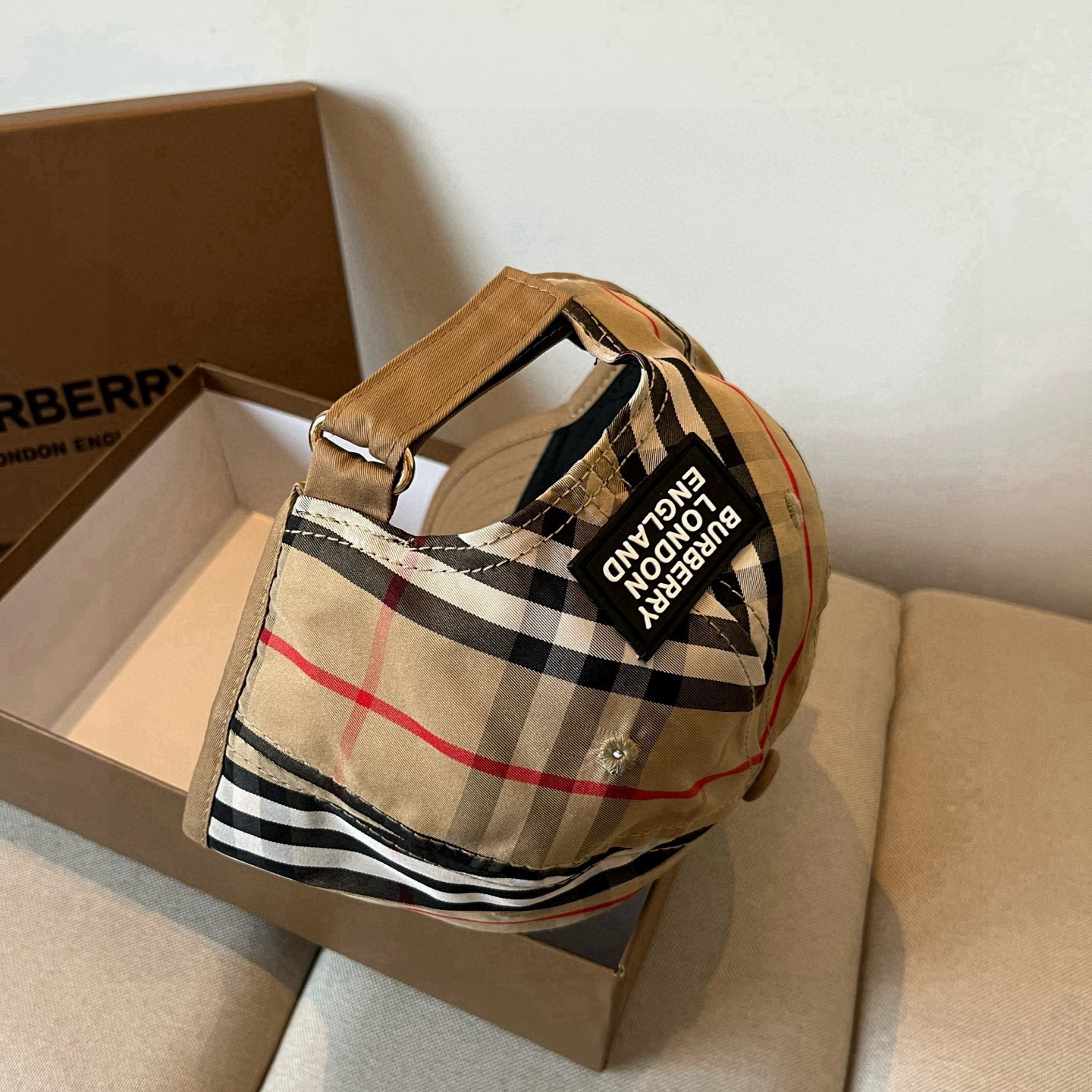  BURBERRY巴宝利早春新款棒球帽，简约尚时风，男女同款！高质品，尊享品质感！
