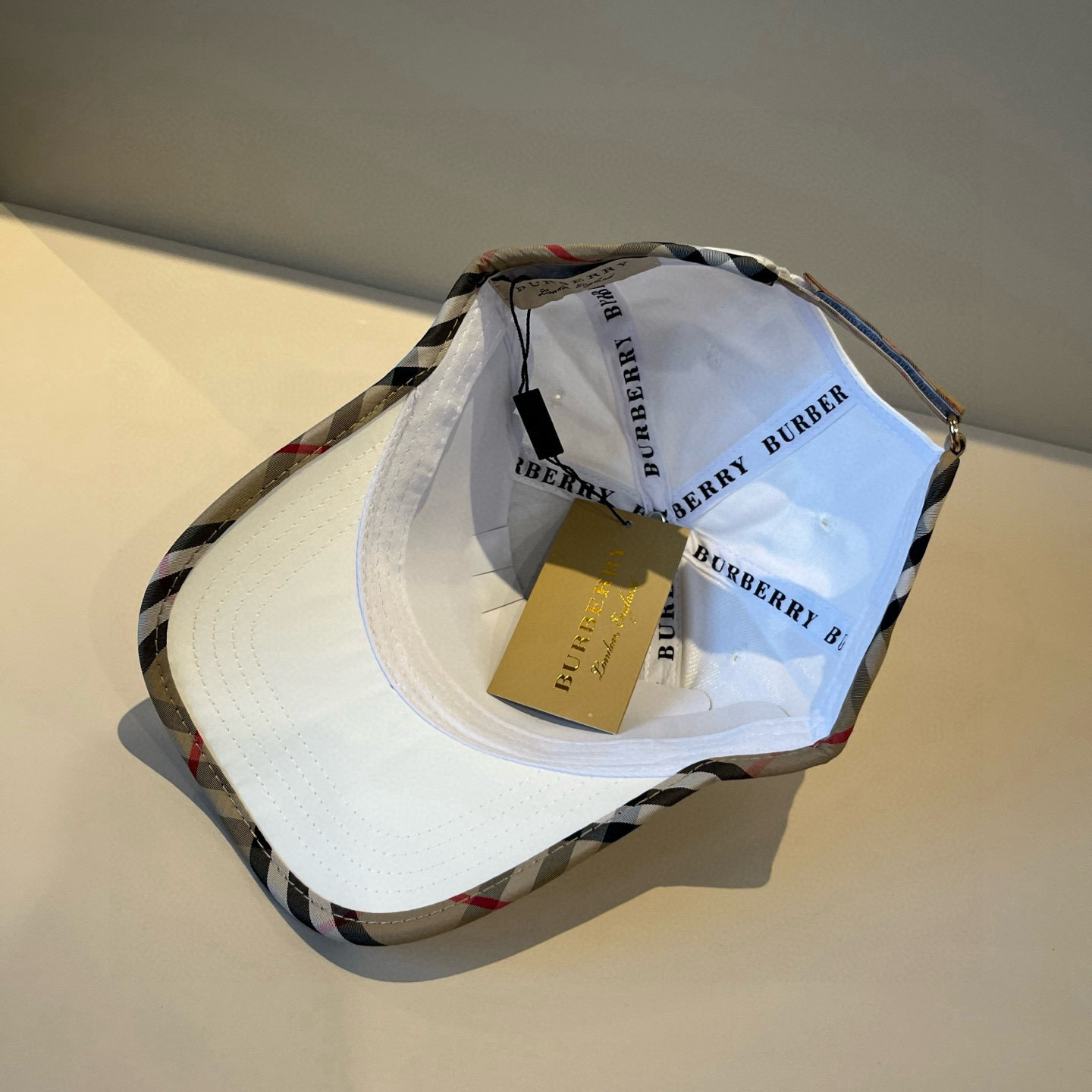  BURBERRY巴宝利早春新款棒球帽，简约尚时风，男女同款！高质品，尊享品质感！